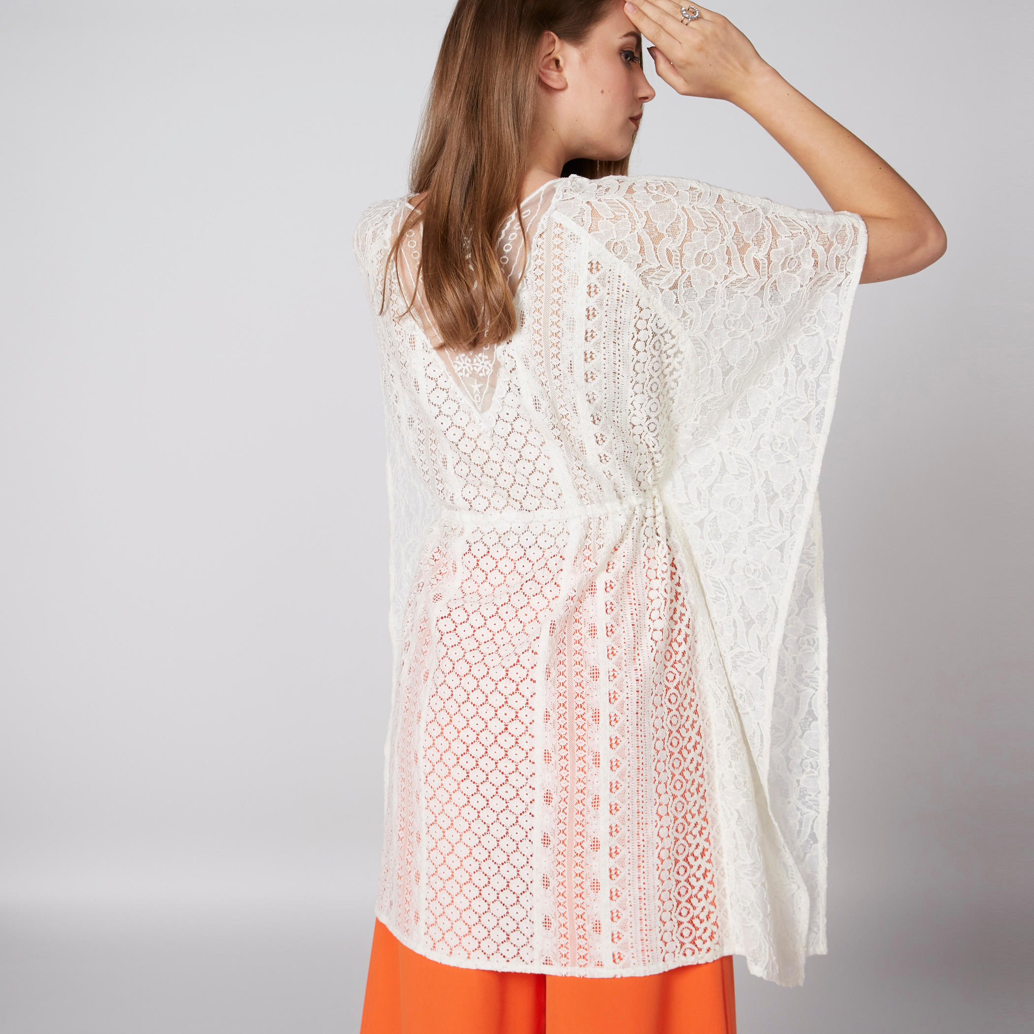 تونيك بأكمام واسعة ورباط وتفاصيل دانتيل-women-clothing-shirtsandblouses-blouses-image-2
