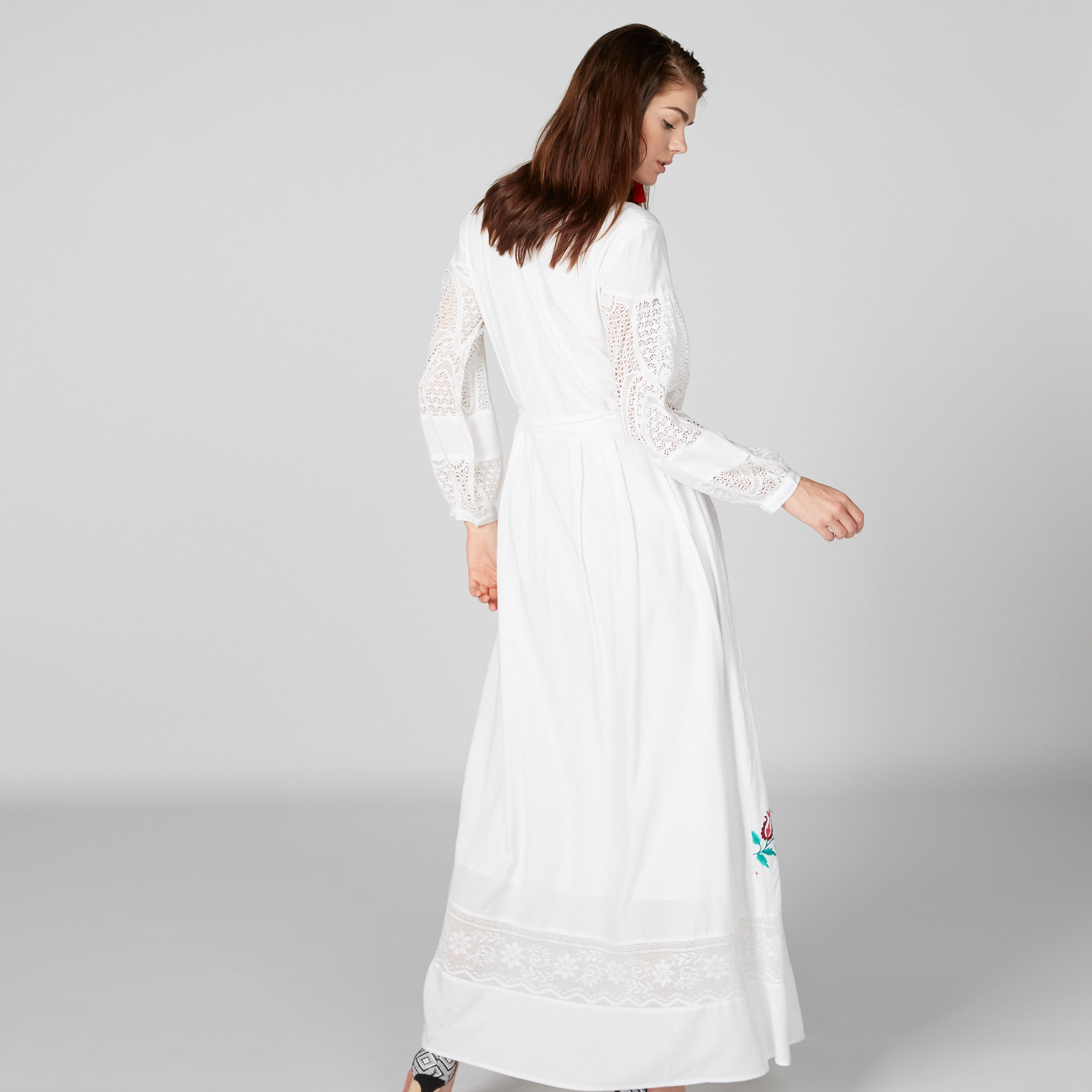 فستان طويل مطرّز بياقة مستديرة وأكمام طويلة-women-clothing-dresses-image-3