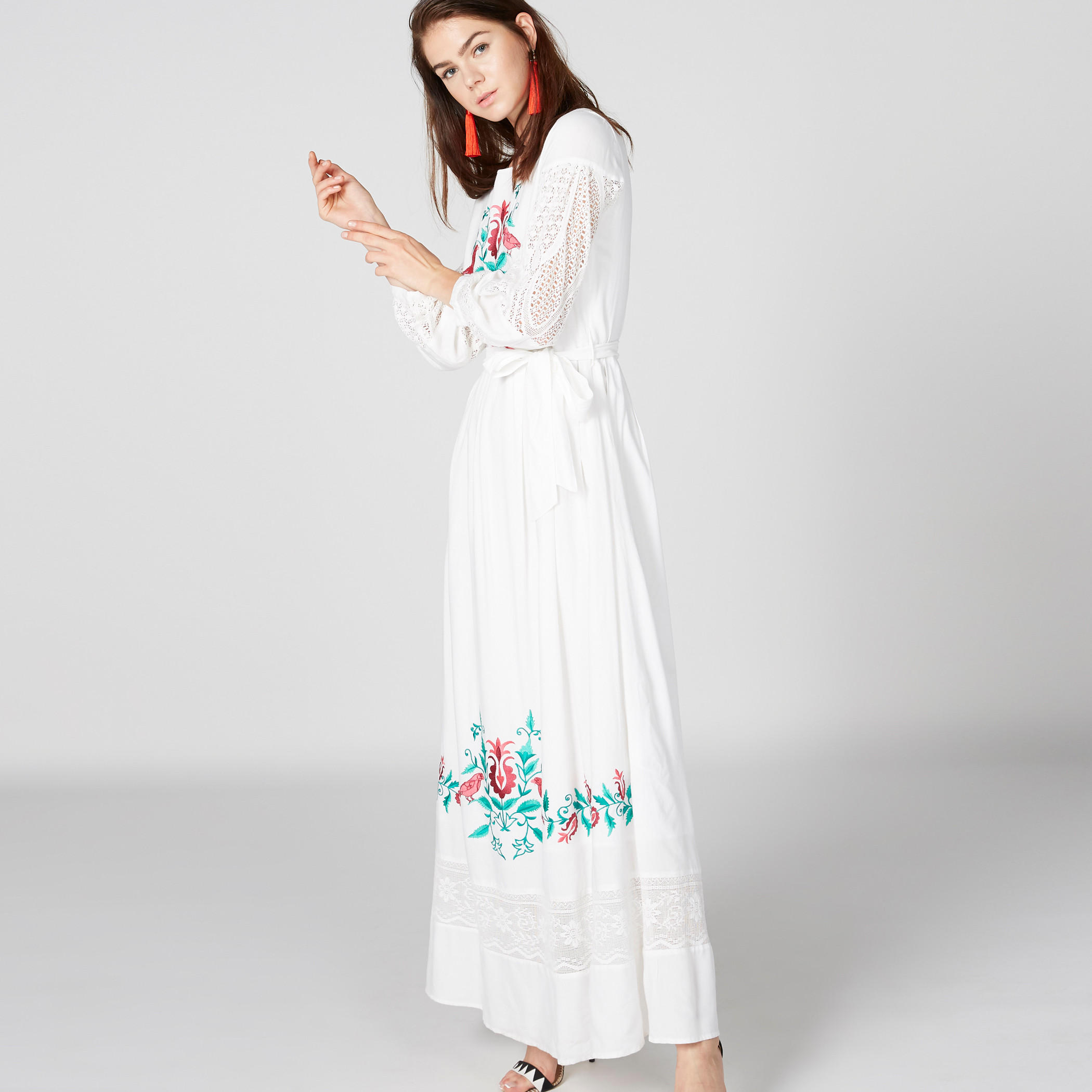فستان طويل مطرّز بياقة مستديرة وأكمام طويلة-women-clothing-dresses-image-4