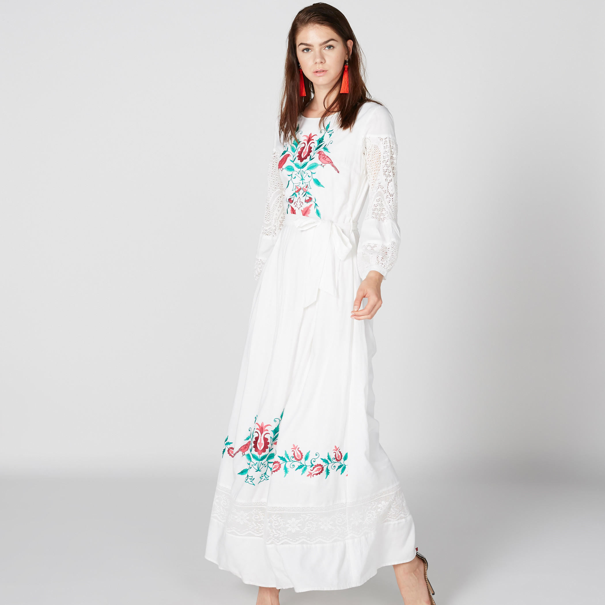 فستان طويل مطرّز بياقة مستديرة وأكمام طويلة-women-clothing-dresses-image-5