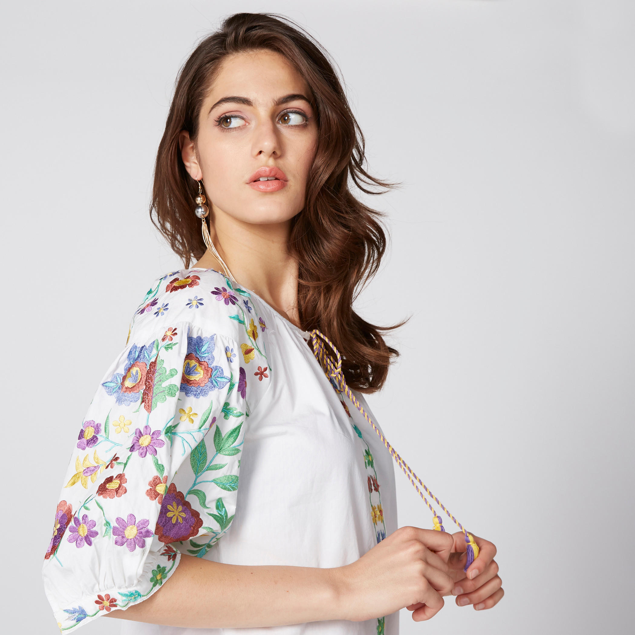 تونيك مطرّز بأكمام قصيرة وأربطة-women-clothing-shirtsandblouses-blouses-image-1