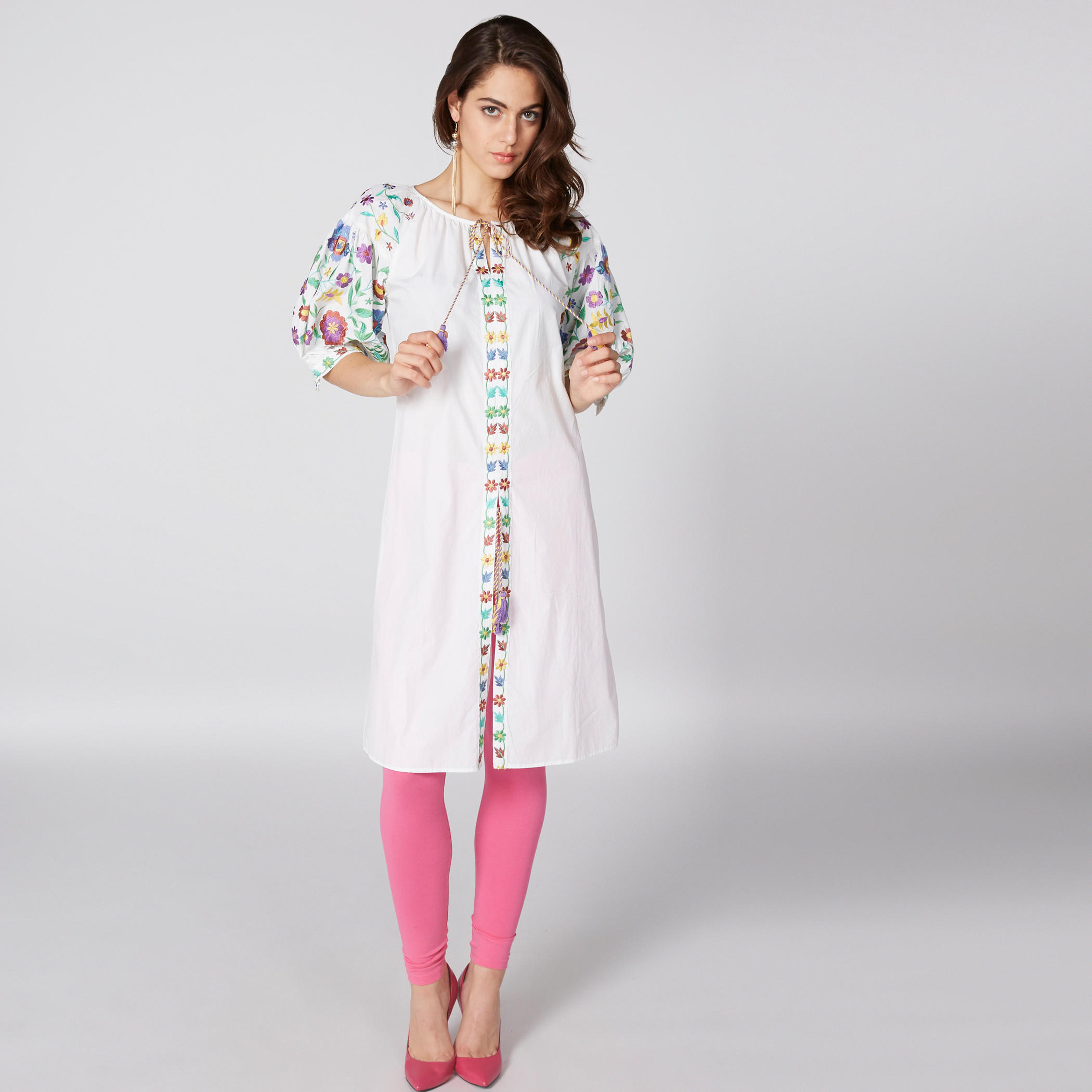تونيك مطرّز بأكمام قصيرة وأربطة-women-clothing-shirtsandblouses-blouses-image-2