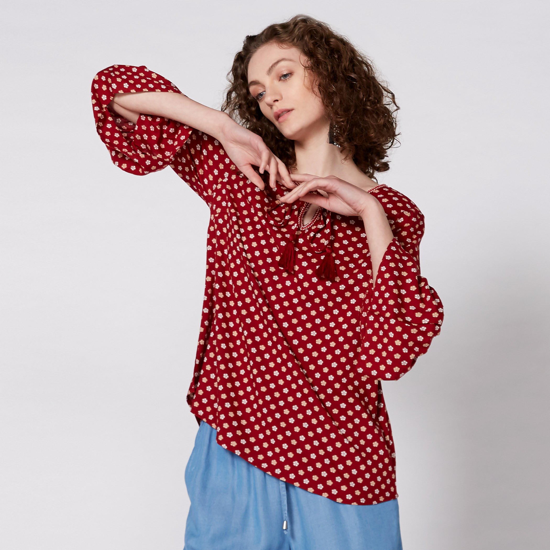 بلوزة بطبعات وأكمام واسعة وربّاط-women-clothing-shirtsandblouses-blouses-image-1