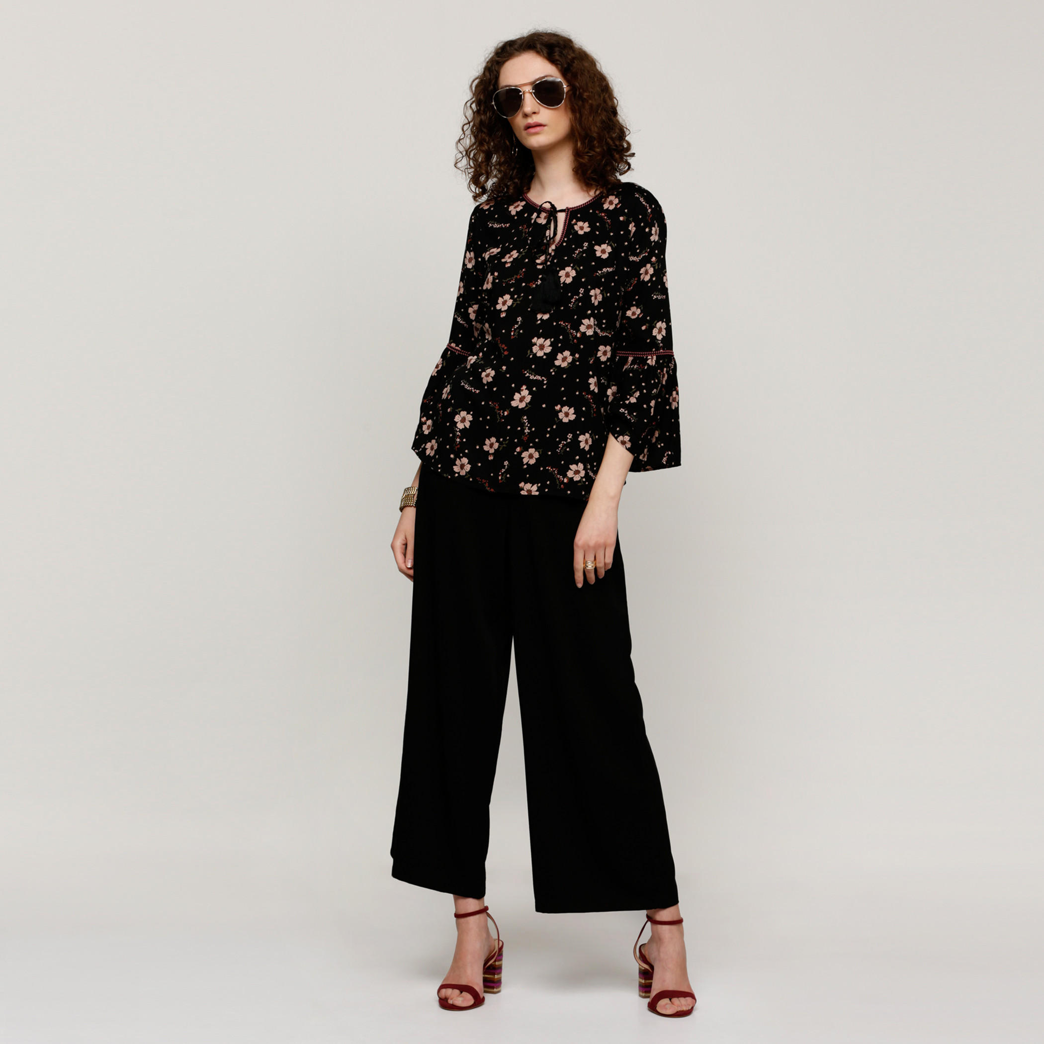 بلوزة بأكمام 3/4 وتفاصيل رباط وطبعات-women-clothing-shirtsandblouses-blouses-image-5