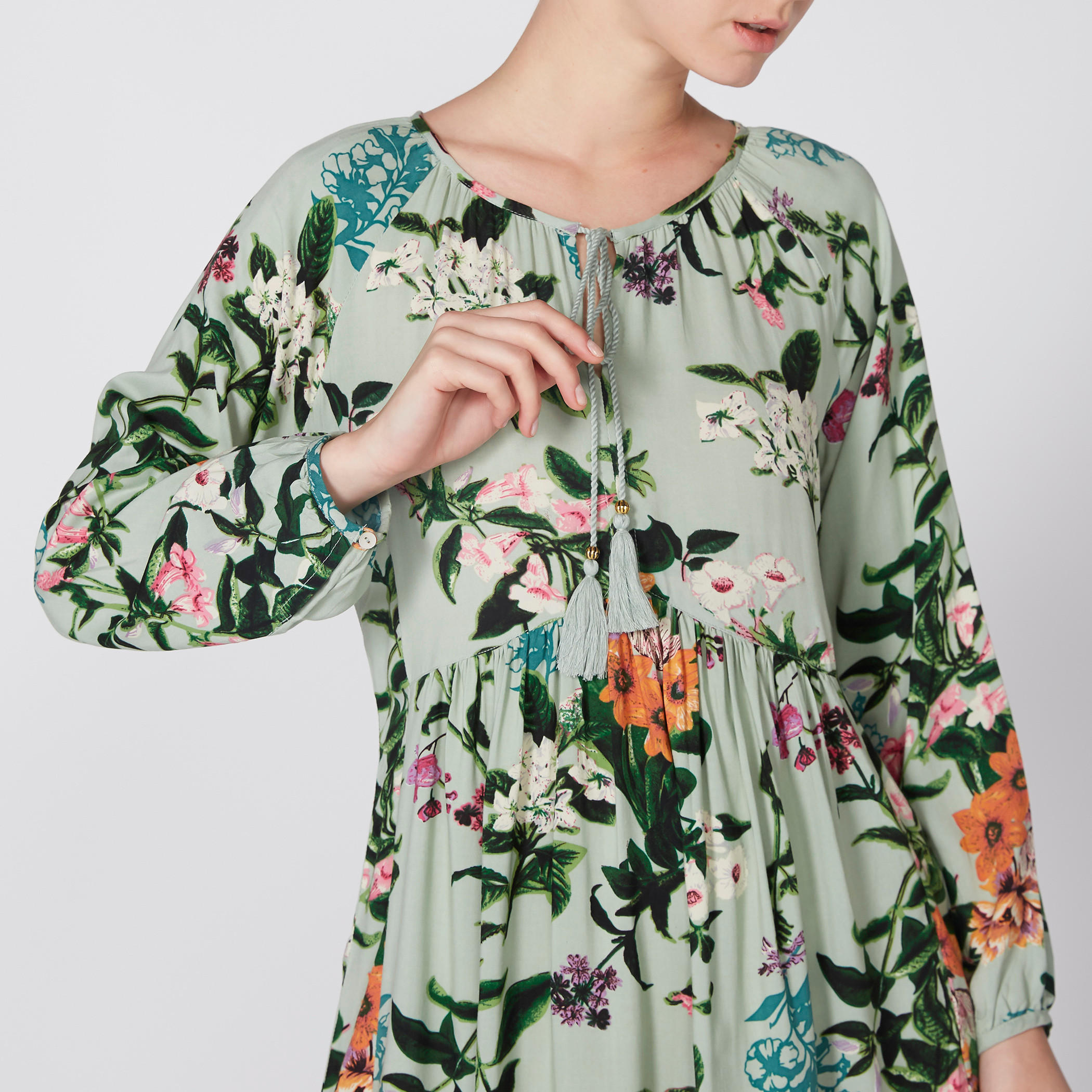 فستان بطبعات وأكمام طويلة ورباط-women-clothing-dresses-image-2