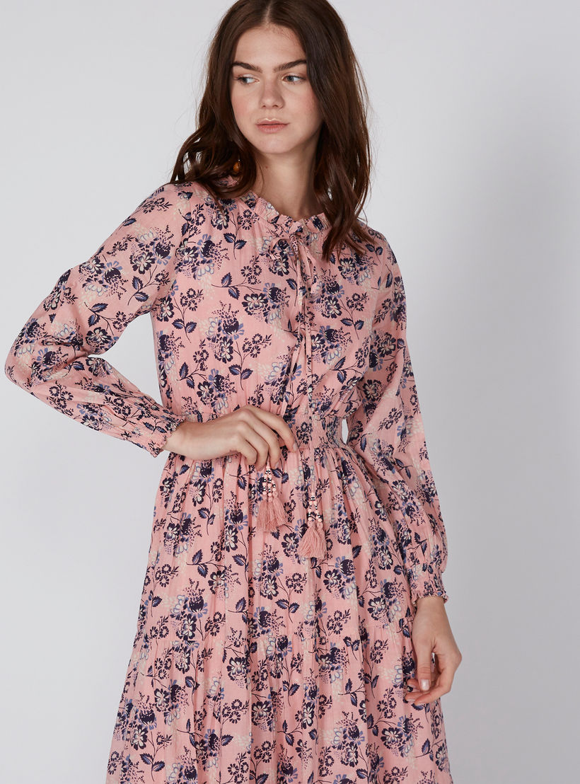 فستان طويل بأكمام طويلة ورباط إغلاق وطبعات-women-clothing-dresses-image-4