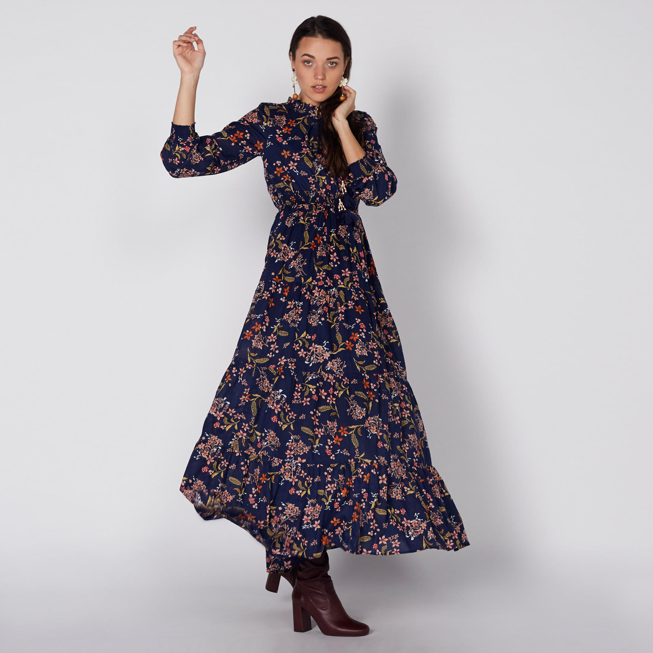فستان طويل بأكمام طويلة ورباط إغلاق مع طبعات-women-clothing-dresses-image-1