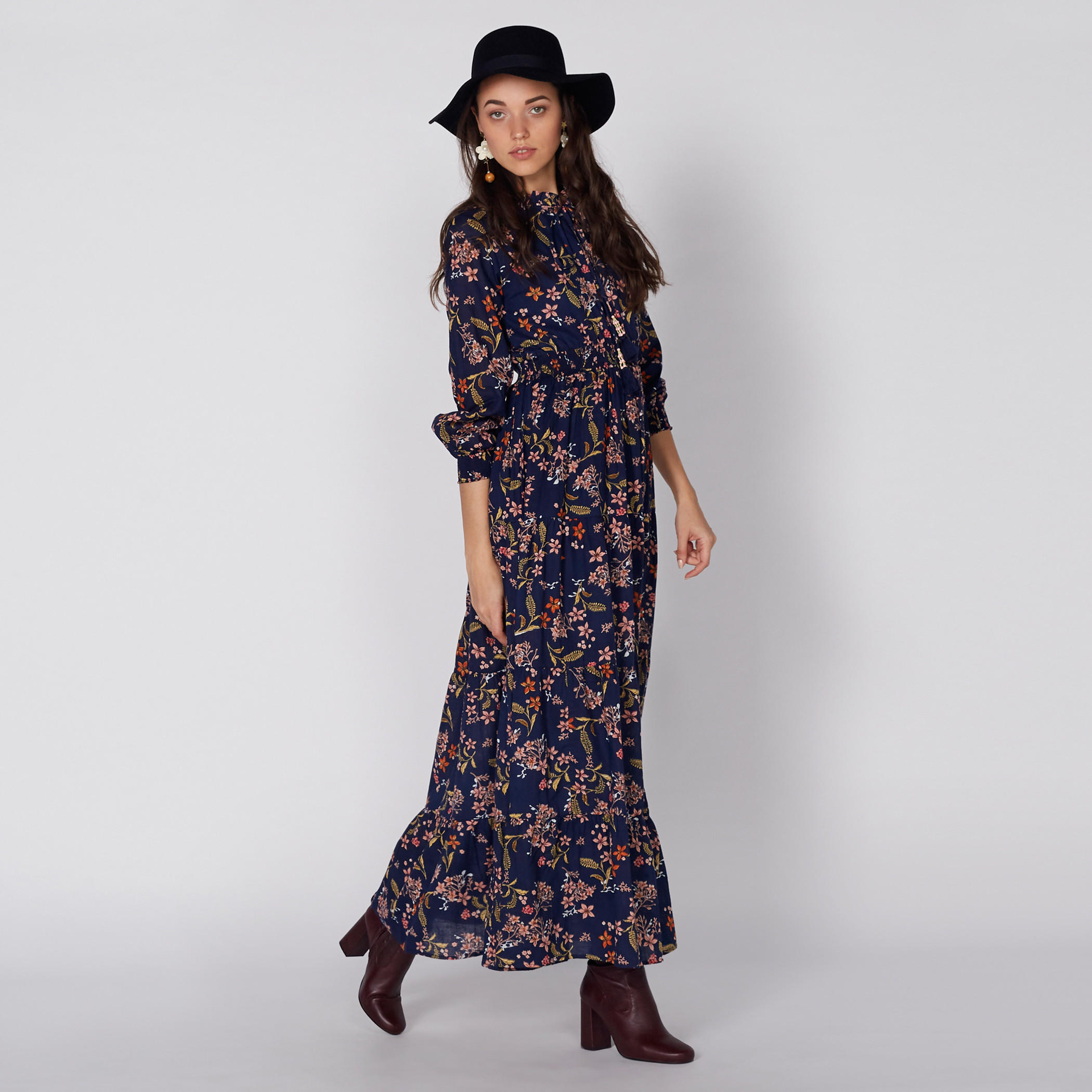 فستان طويل بأكمام طويلة ورباط إغلاق مع طبعات-women-clothing-dresses-image-4