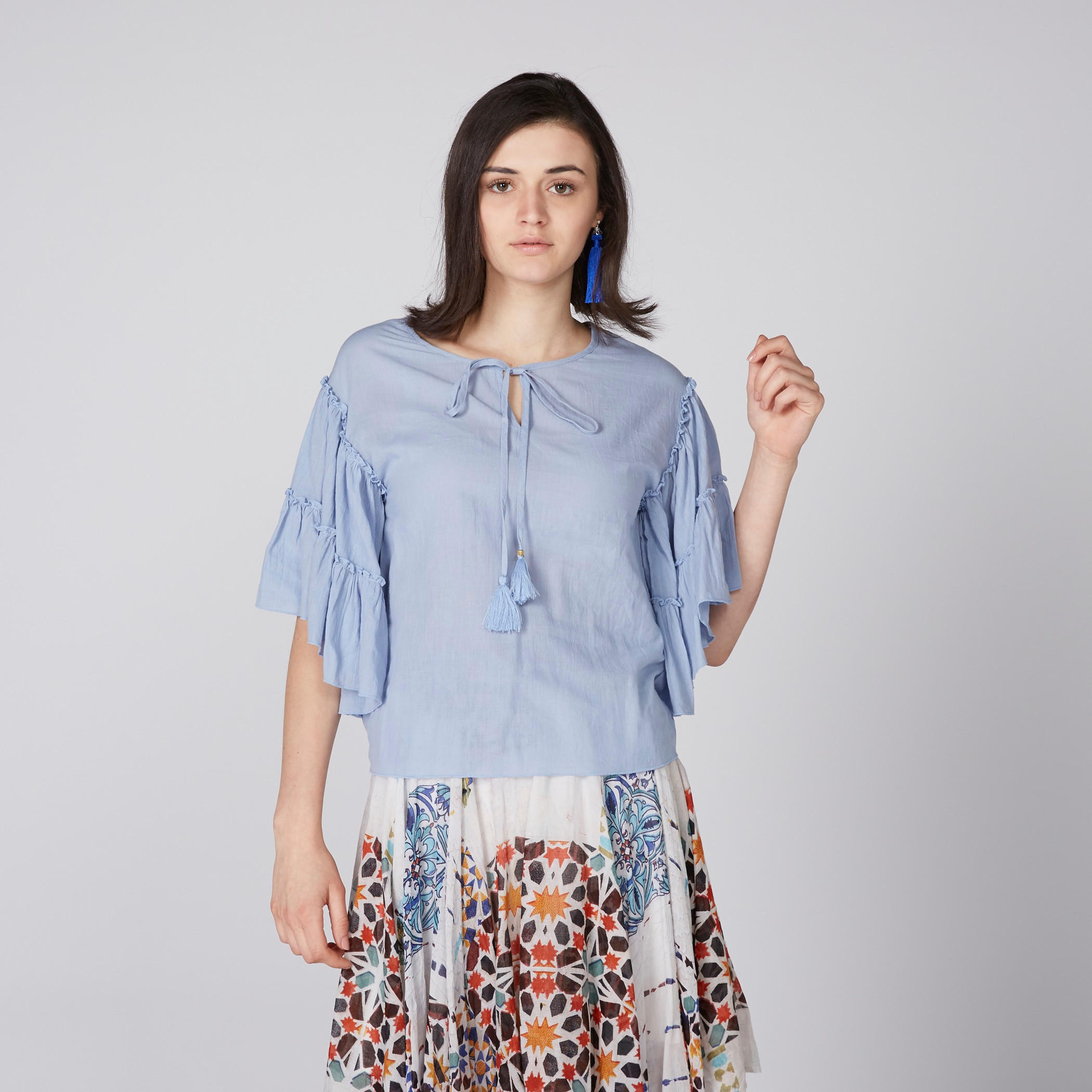 بلوزة بأكمام واسعة ورباط-women-clothing-shirtsandblouses-blouses-image-1