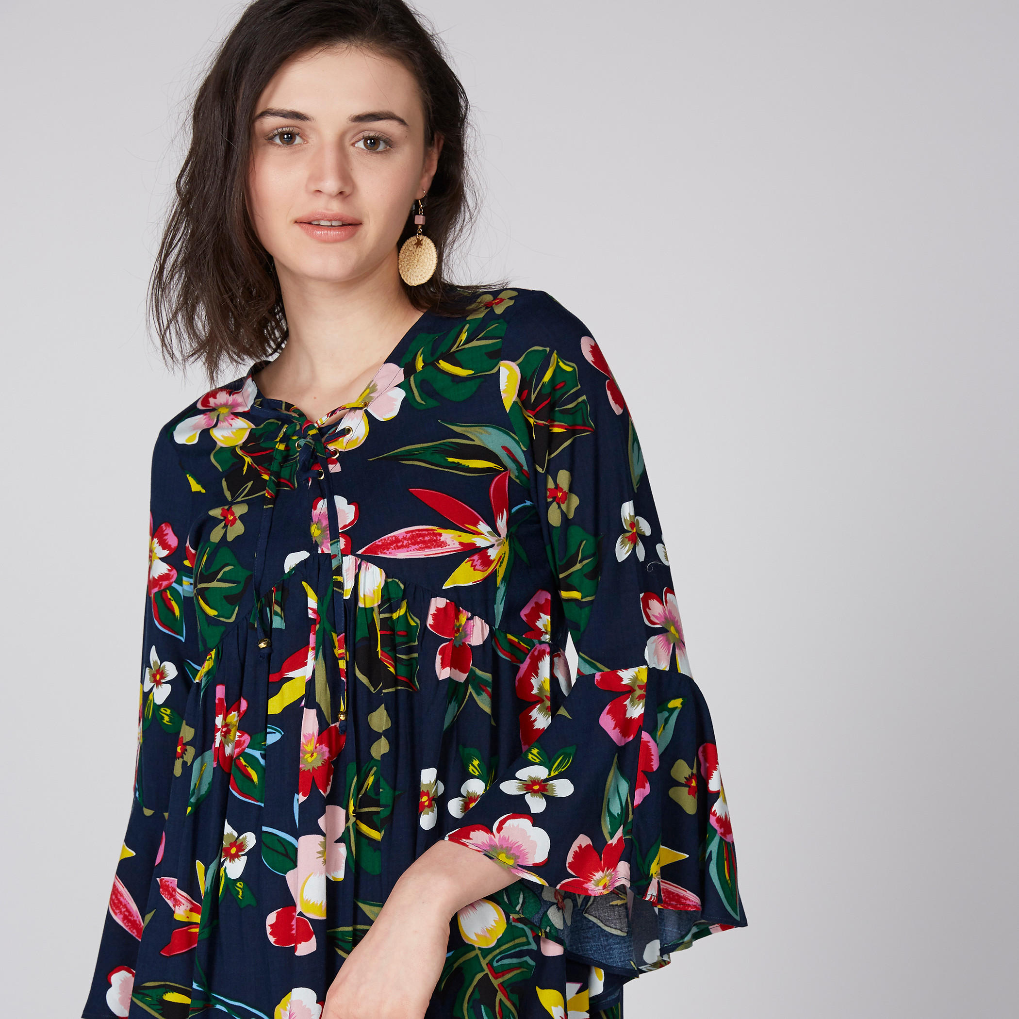 فستان قصير بأكمام واسعة ورباط وطبعات-women-clothing-dresses-image-1