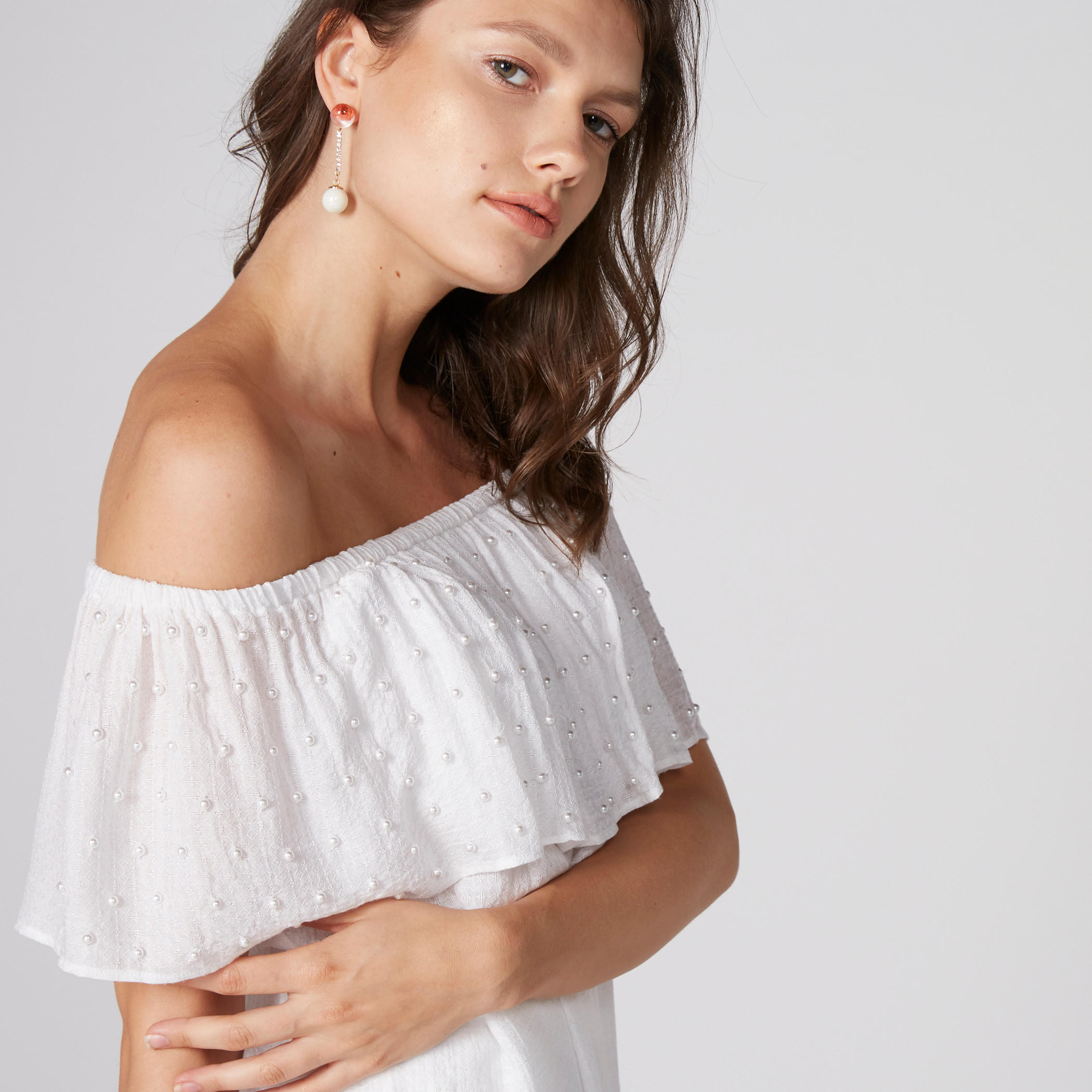 بلوزة مكشوفة الأكتاف بتفاصيل لؤلؤ-women-clothing-shirtsandblouses-blouses-image-4