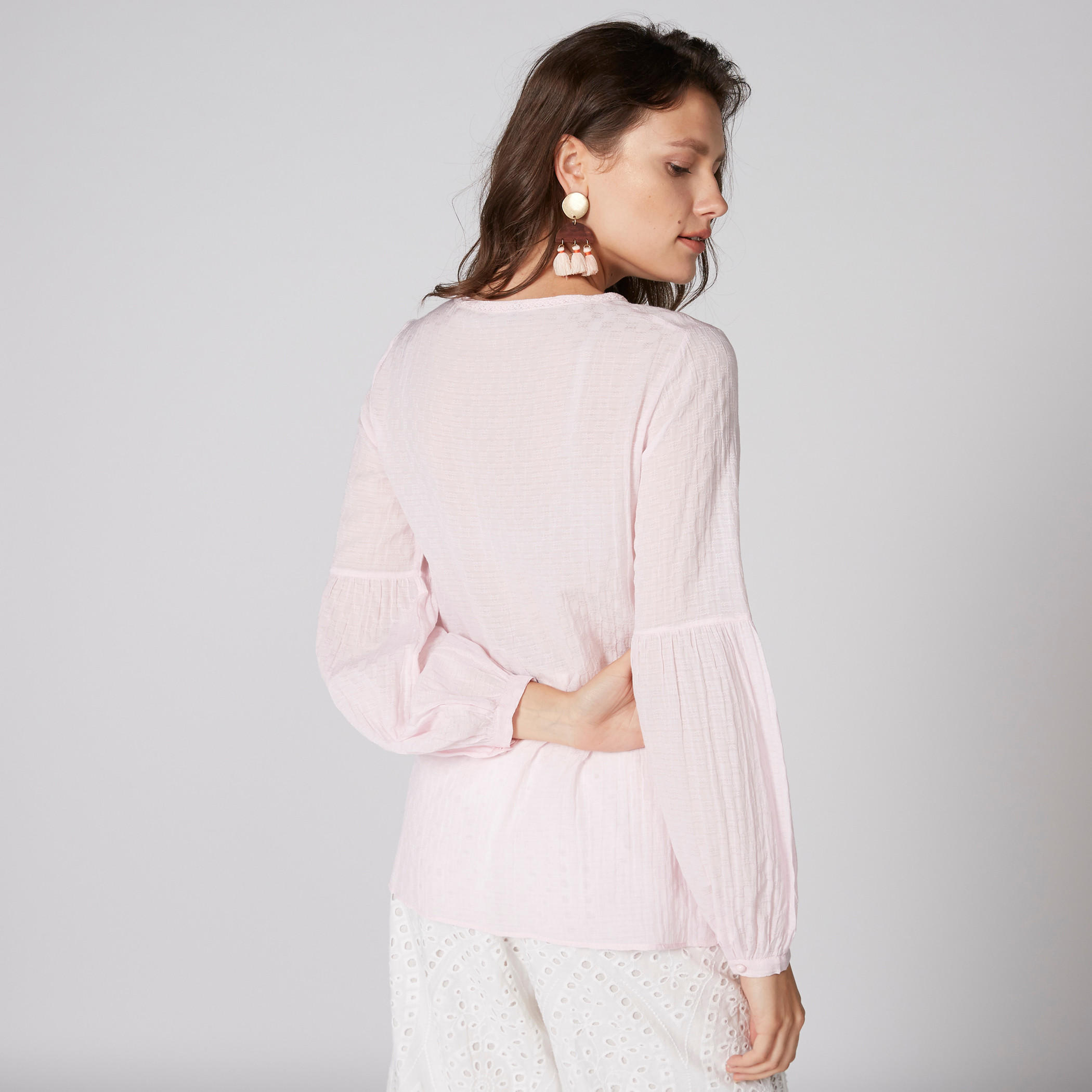 بلوزة بارزة الملمس بأكمام طويلة وأربطة-women-clothing-shirtsandblouses-blouses-image-2
