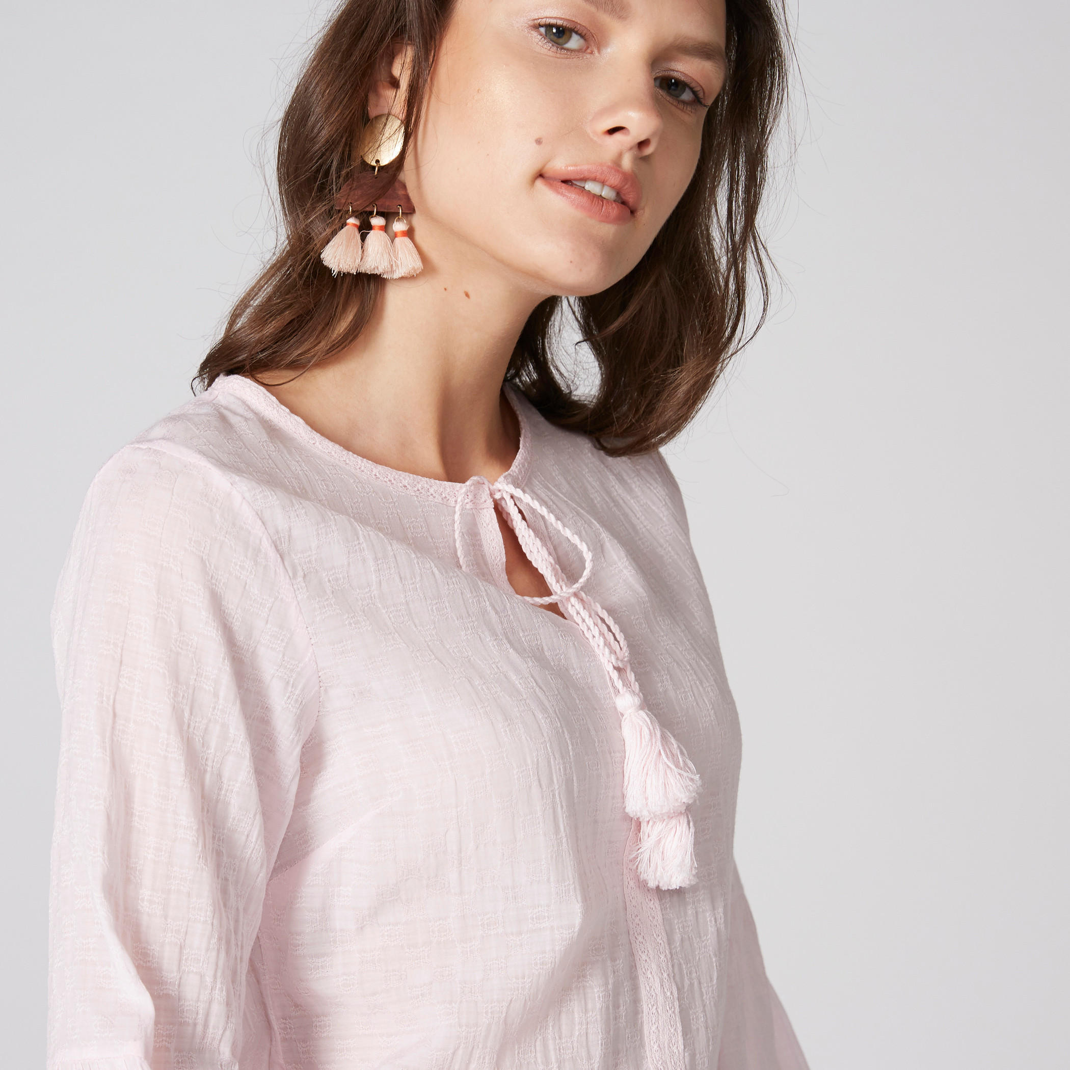 بلوزة بارزة الملمس بأكمام طويلة وأربطة-women-clothing-shirtsandblouses-blouses-image-4