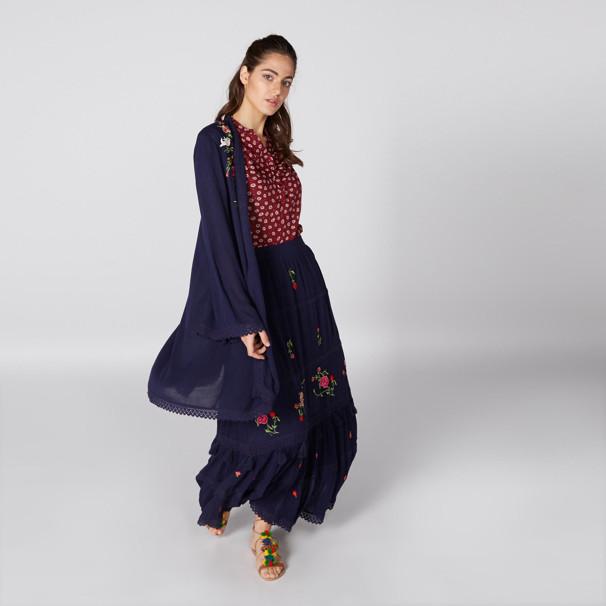سترة طويلة مطرزة ومفتوحة من الأمام بأكمام طويلة-women-winterwear-cardigansandjumpers-cardigans-image-5
