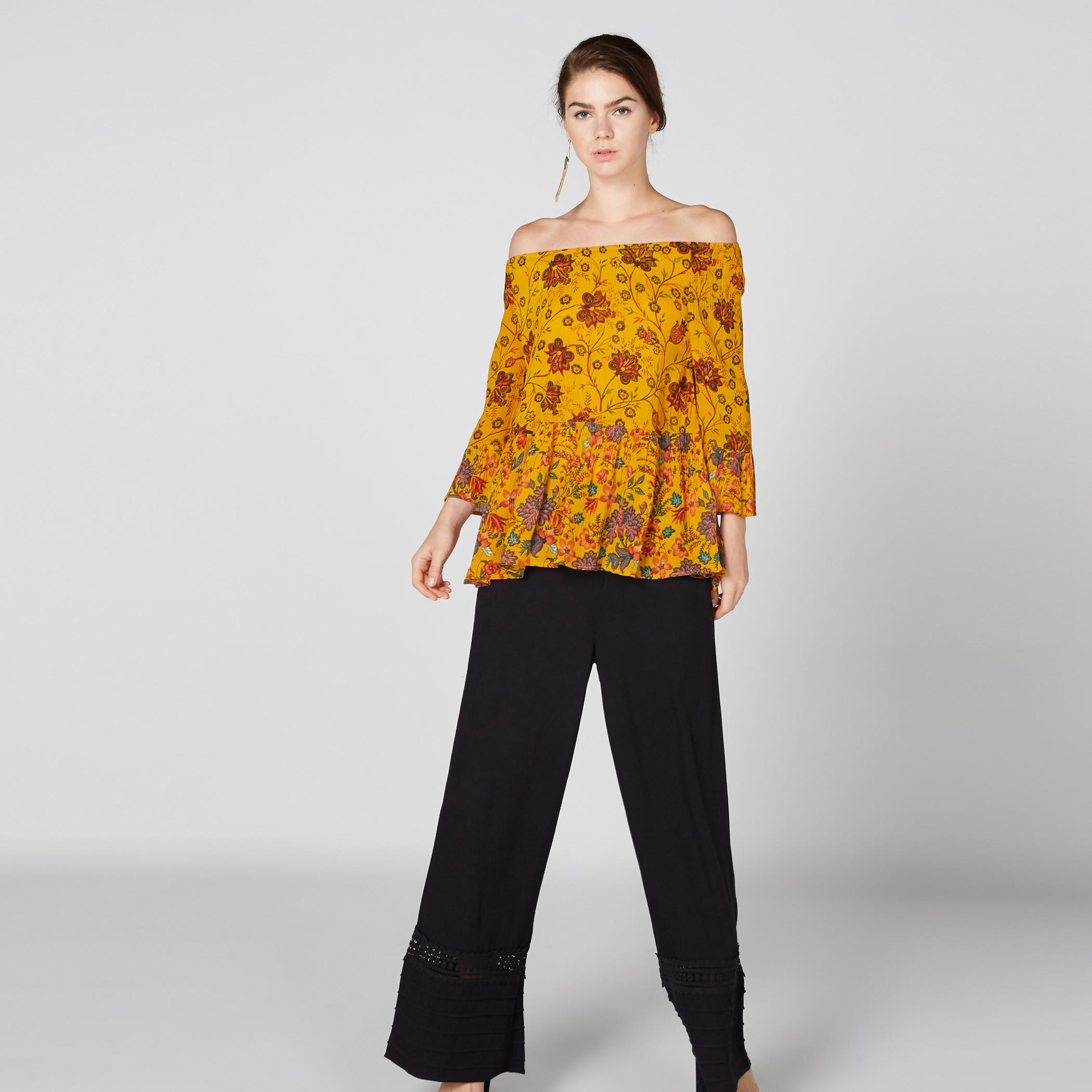بلوزة مكشوفة الأكتاف بأكمام كشكش وطبعات-women-clothing-shirtsandblouses-blouses-image-4