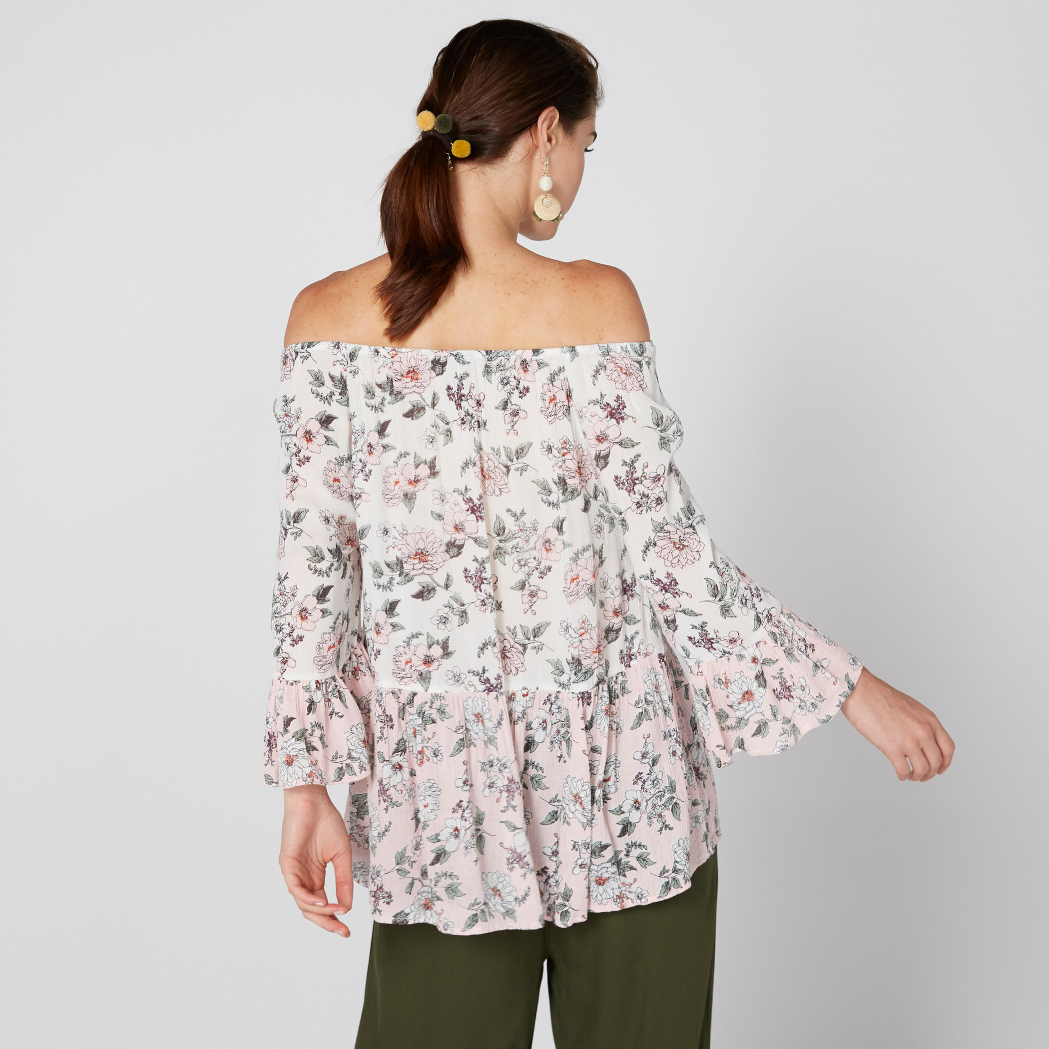 بلوزة مكشوفة الأكتاف بأكمام واسعة وطبعات-women-clothing-shirtsandblouses-blouses-image-3