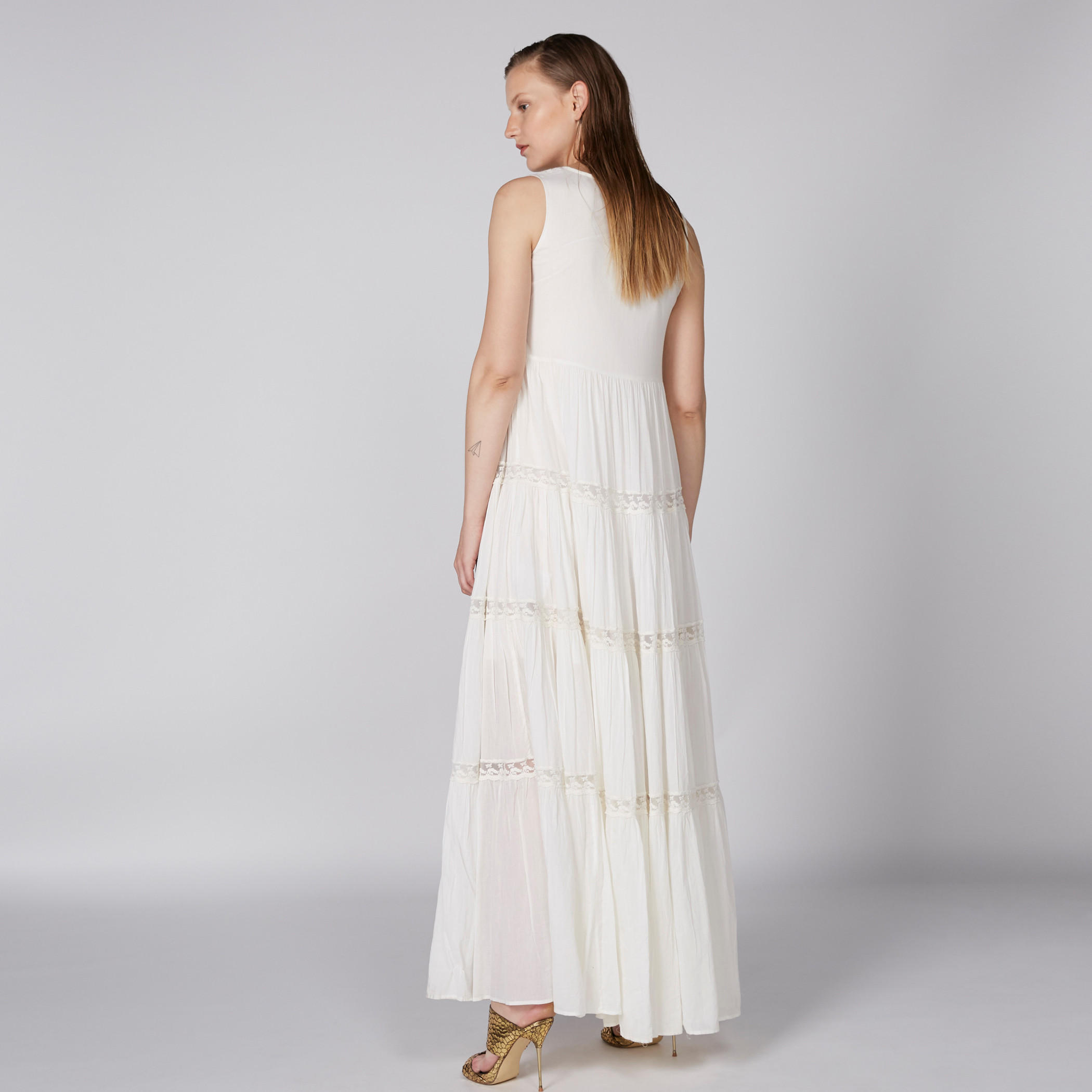 فستان طويل دون أكمام بتفاصيل دانتيل-women-clothing-dresses-image-2