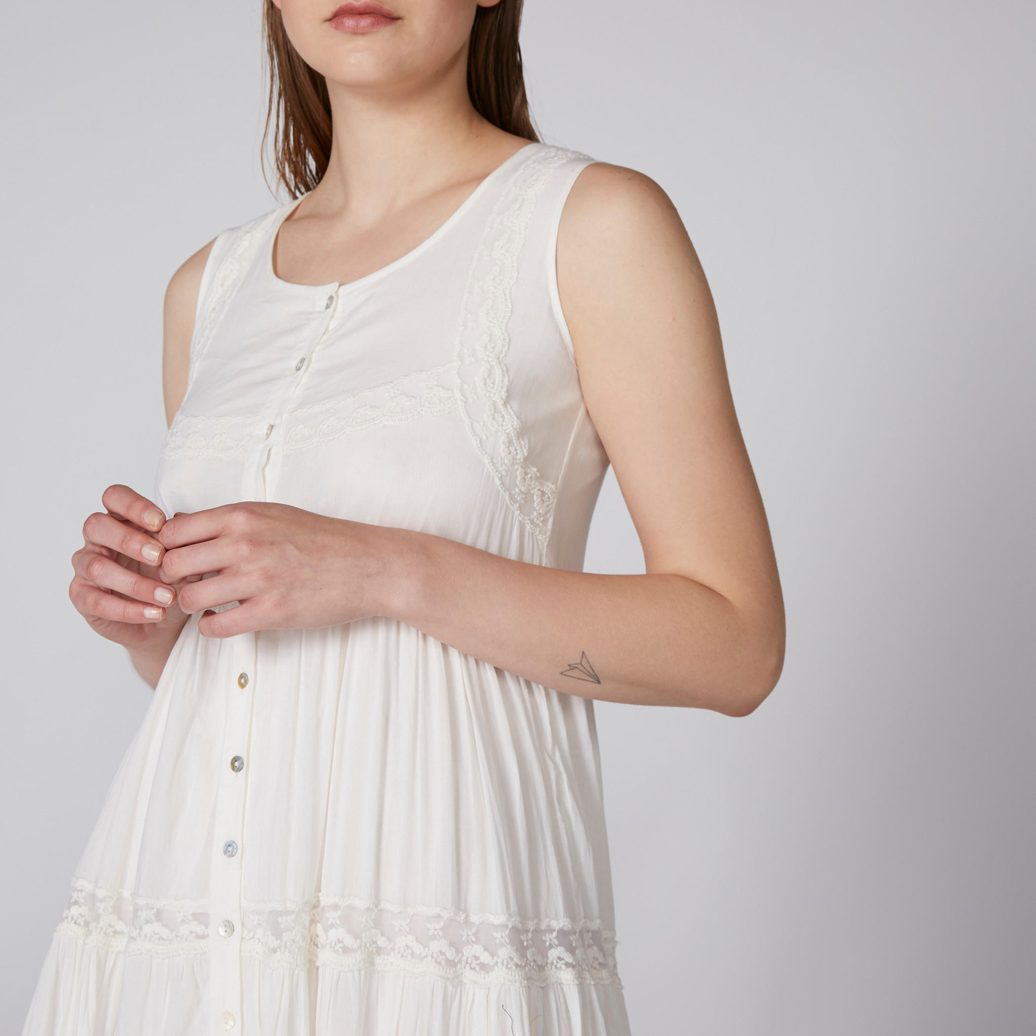 فستان طويل دون أكمام بتفاصيل دانتيل-women-clothing-dresses-image-3