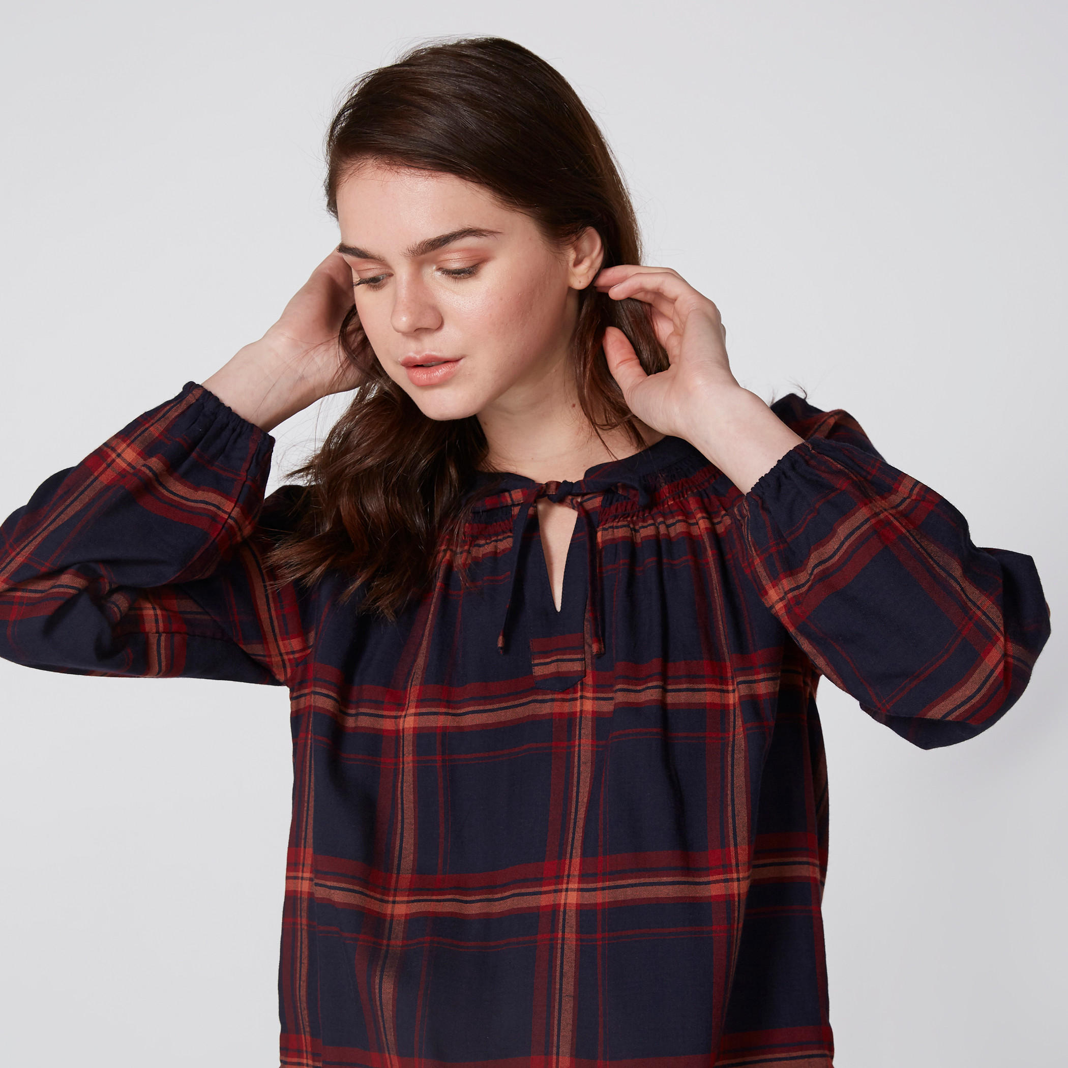 بلوزة كاروهات بياقة مستديرة وأكمام طويلة-women-clothing-shirtsandblouses-blouses-image-4