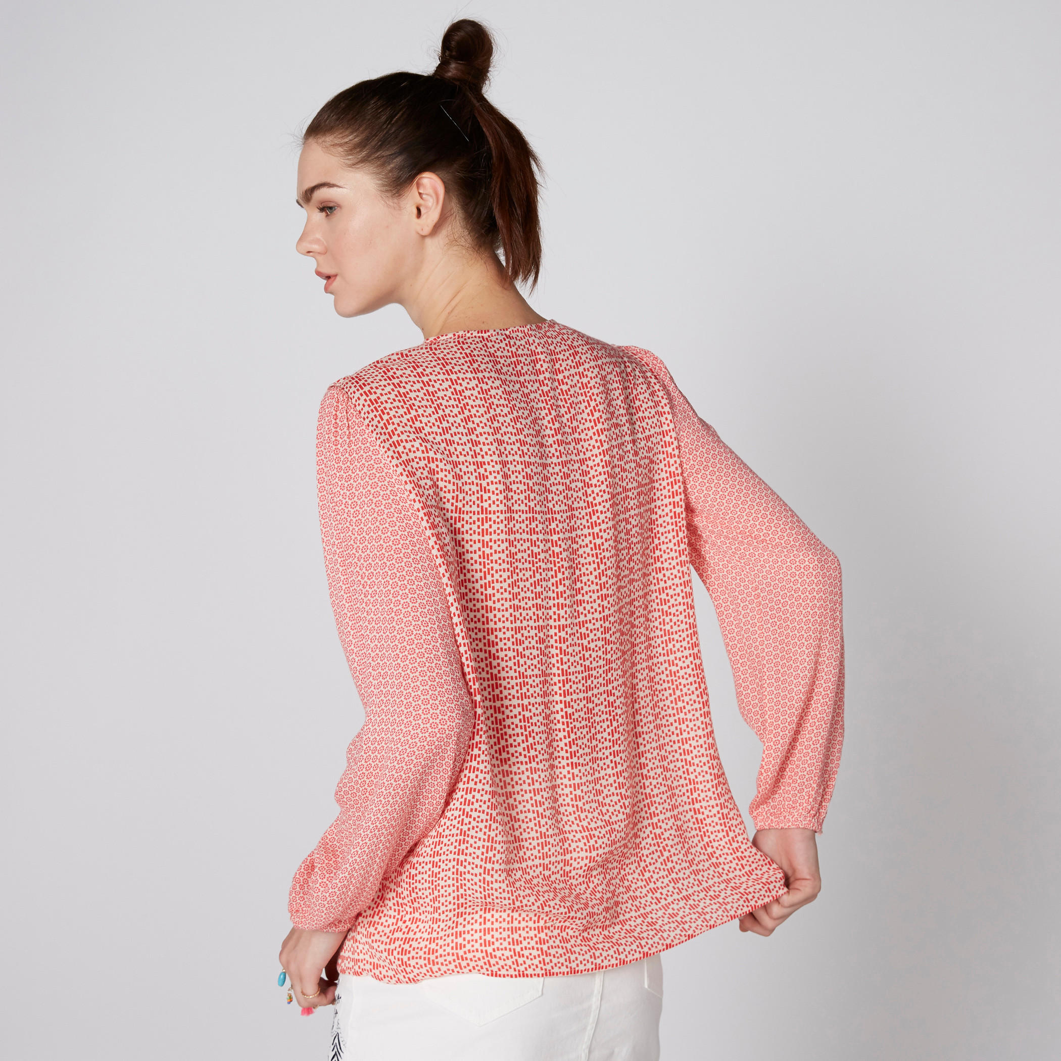 بلوزة مطرّزة بأكمام طويلة ورباط-women-clothing-shirtsandblouses-blouses-image-2