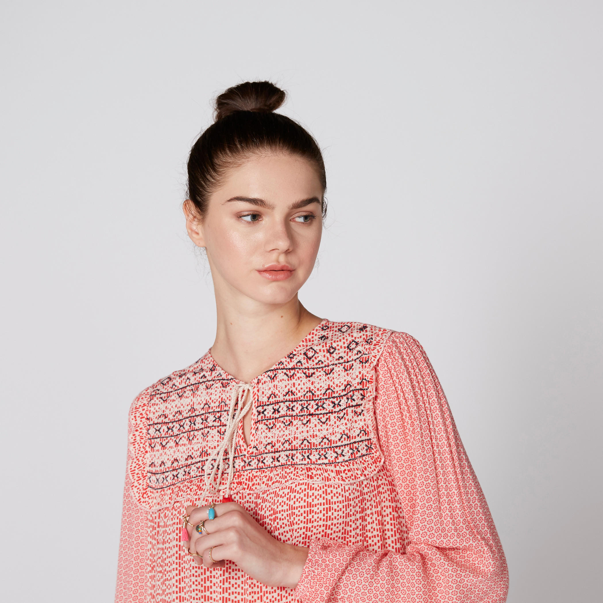 بلوزة مطرّزة بأكمام طويلة ورباط-women-clothing-shirtsandblouses-blouses-image-3