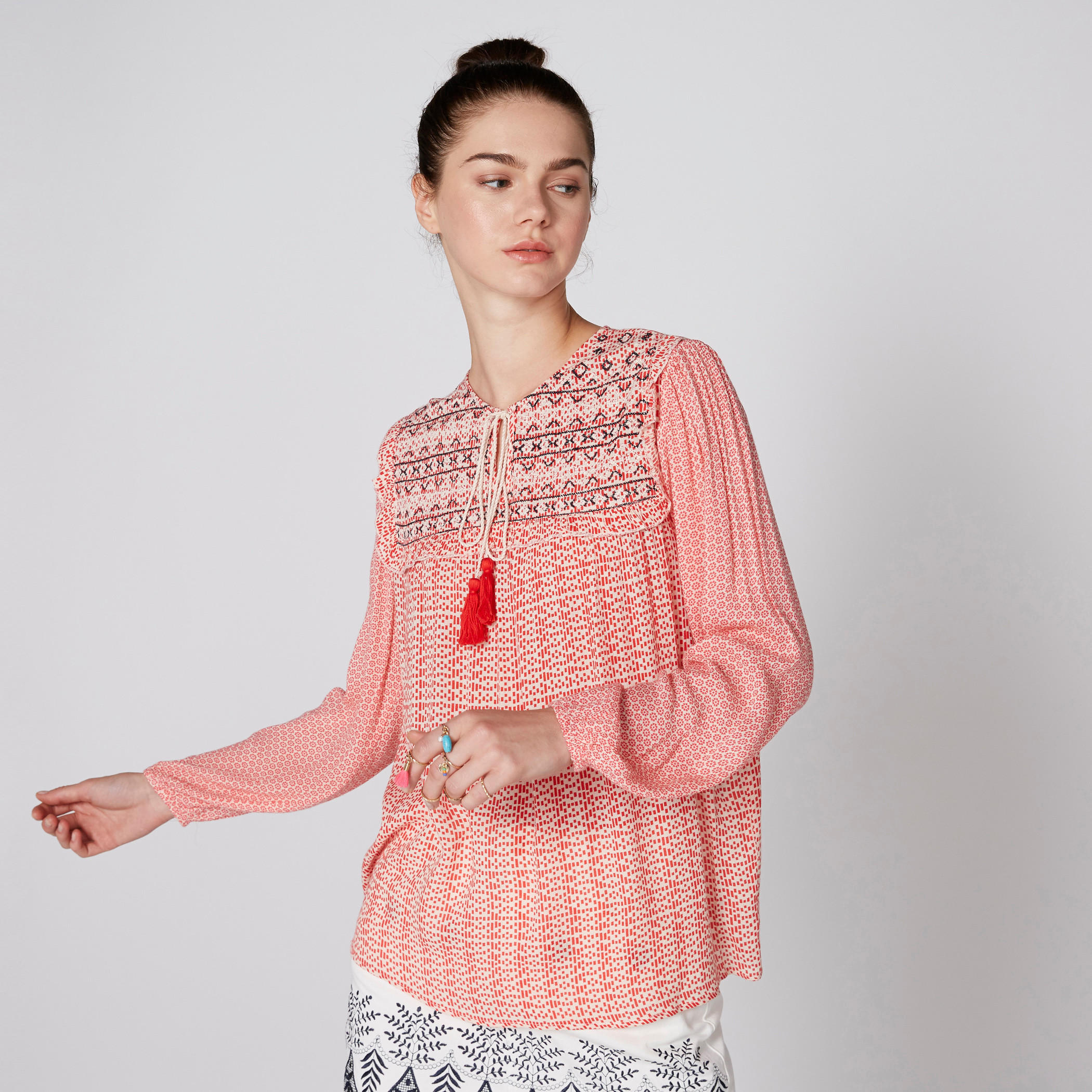 بلوزة مطرّزة بأكمام طويلة ورباط-women-clothing-shirtsandblouses-blouses-image-1