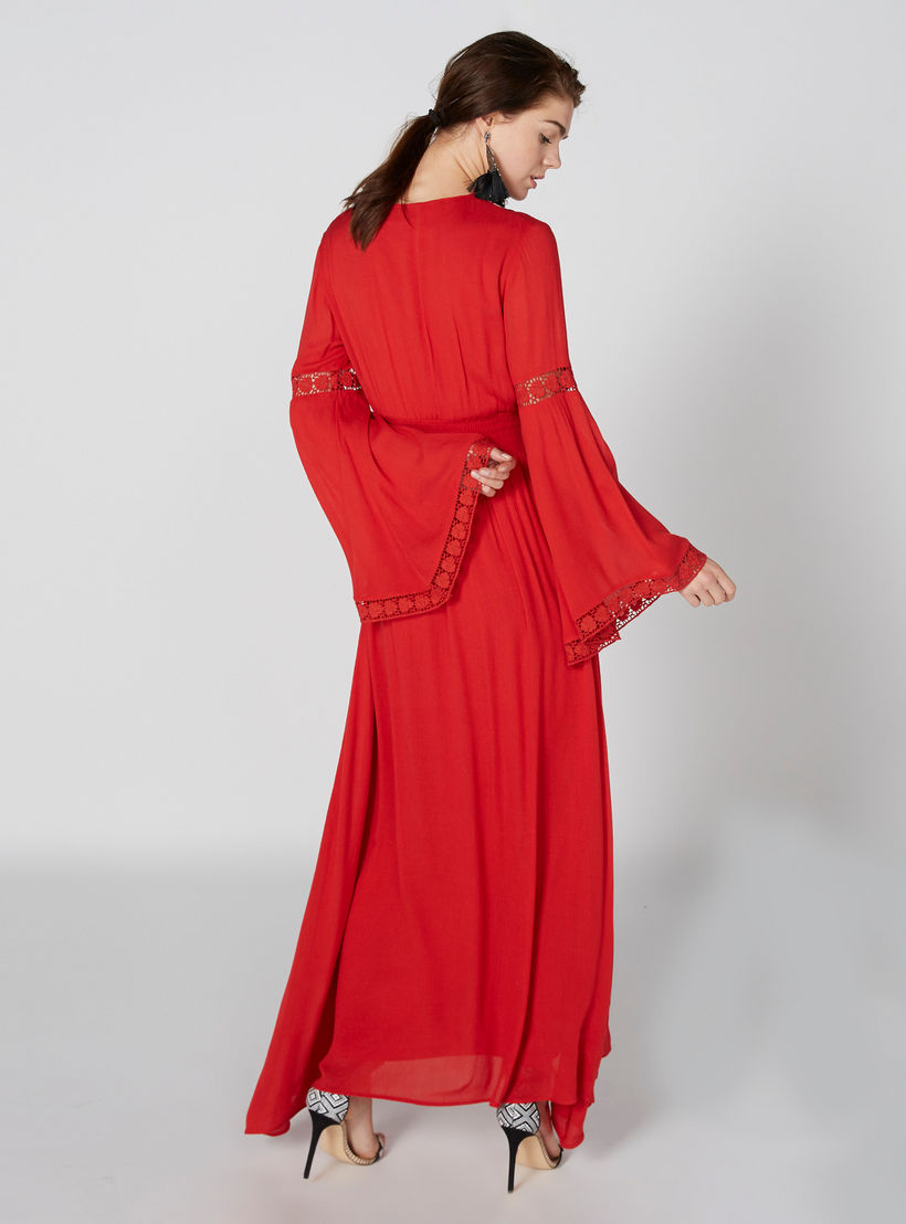 فستان طويل مطرّز بياقة V وأكمام عريضة-women-clothing-dresses-image-4