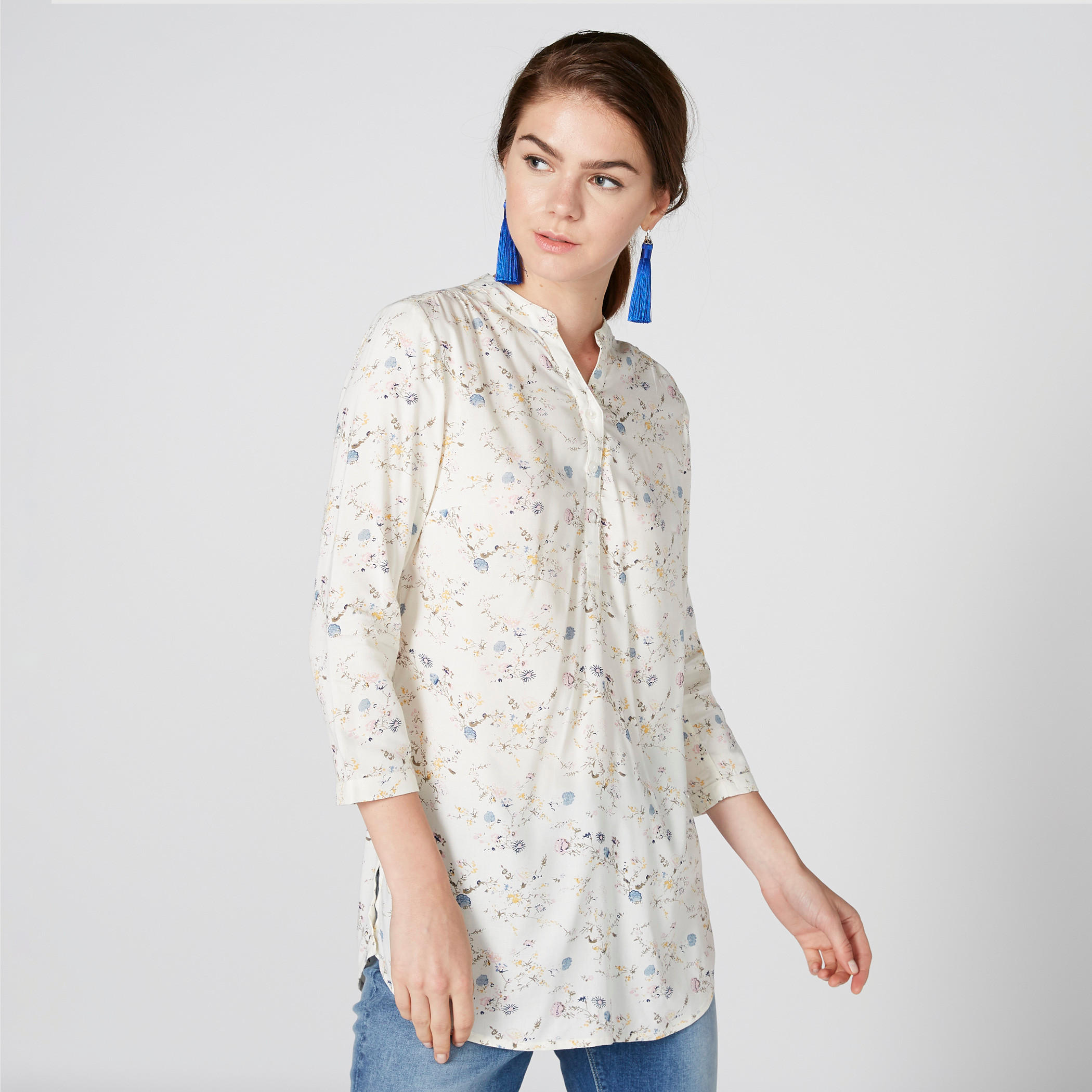 بلوزة بطبعات زهرية وأكمام طويلة وفتحة جانبية-women-clothing-shirtsandblouses-blouses-image-2