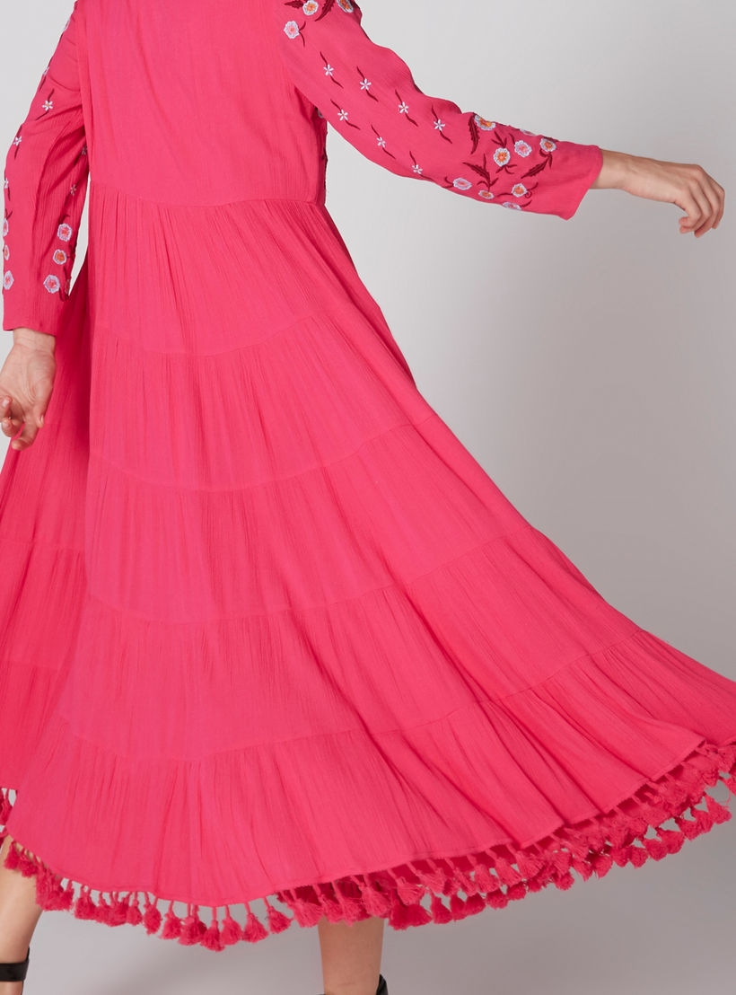 فستان طويل مطرّز بأكمام طويلة وشرّابات-women-clothing-dresses-image-4