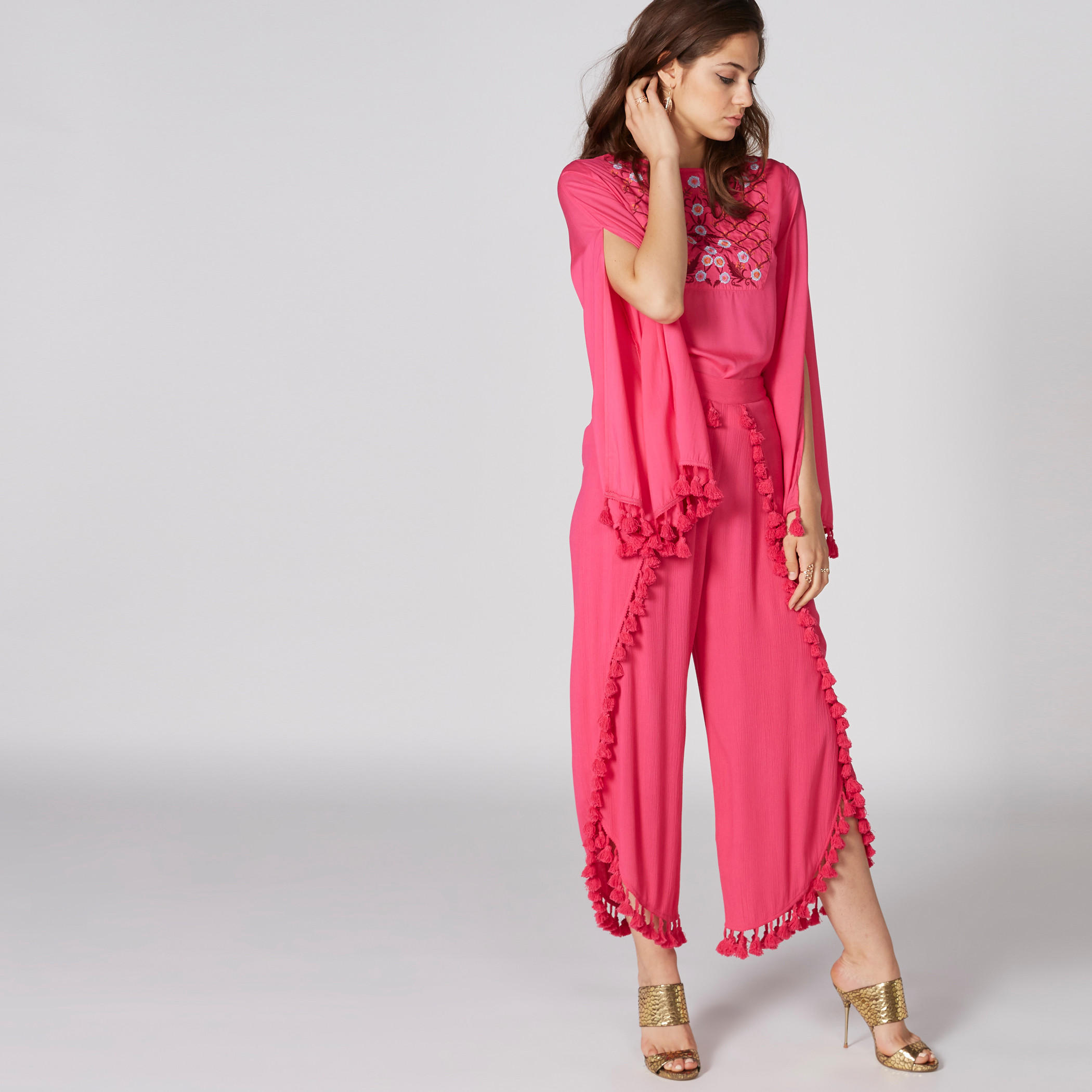بنطال واسع الساقين بخصر مطّاطي وشرّابات-women-clothing-bottoms-trousers-image-3