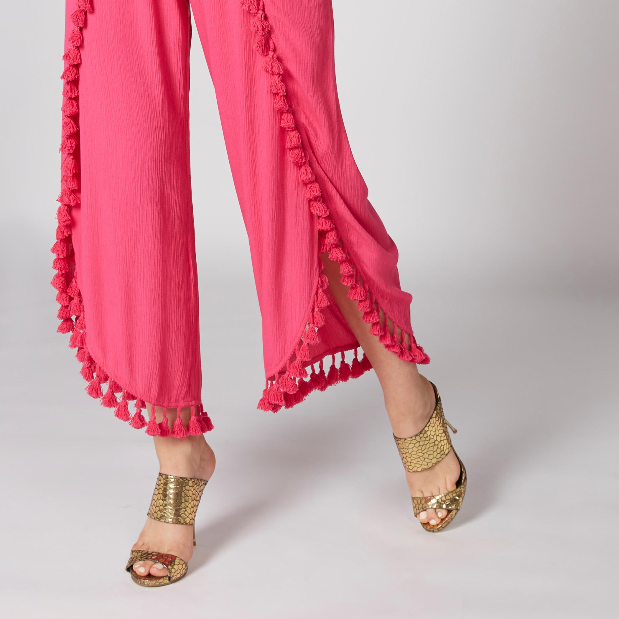 بنطال واسع الساقين بخصر مطّاطي وشرّابات-women-clothing-bottoms-trousers-image-4
