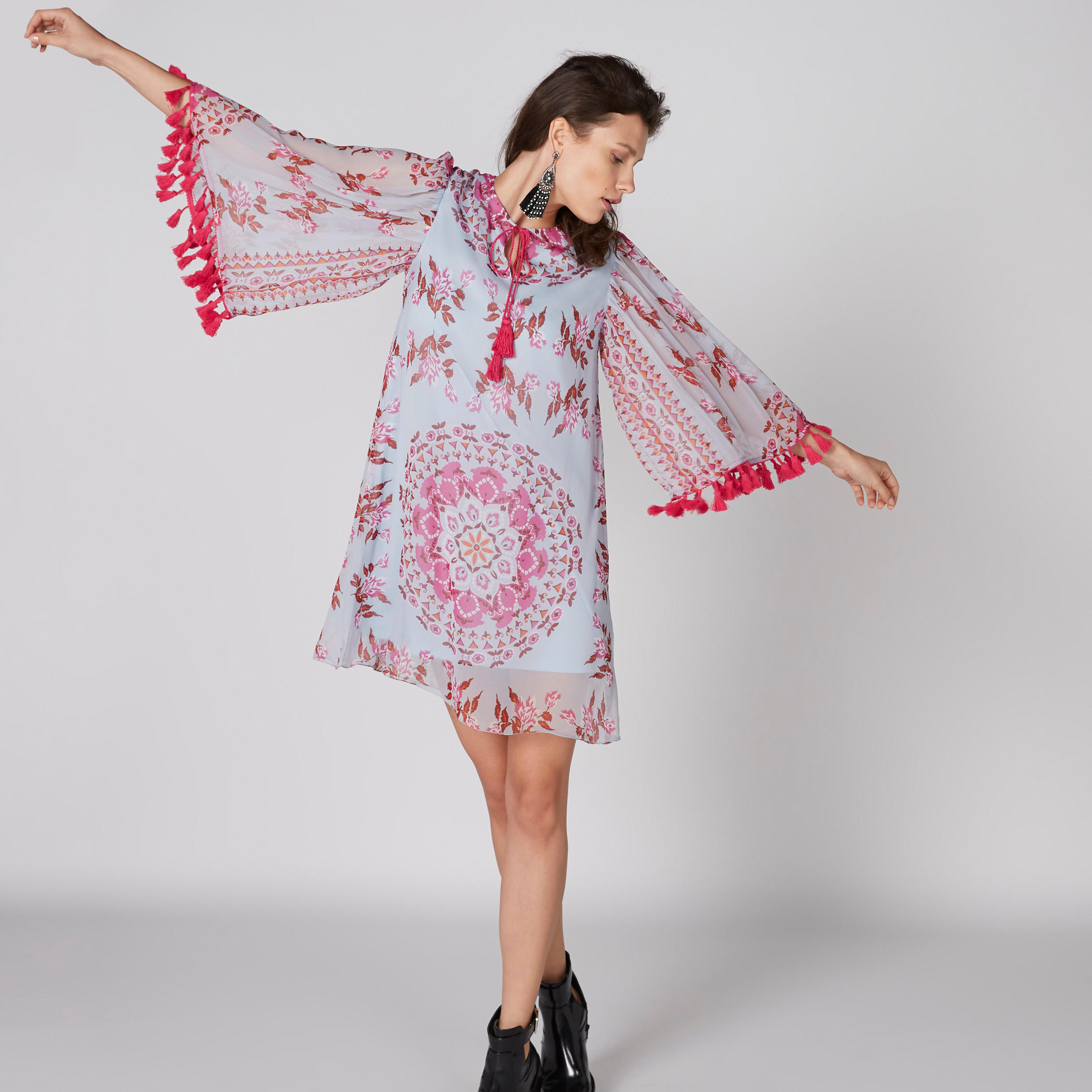 تونيك بأكمام طويلة وشُرّابات وطبعات-women-clothing-shirtsandblouses-blouses-image-1