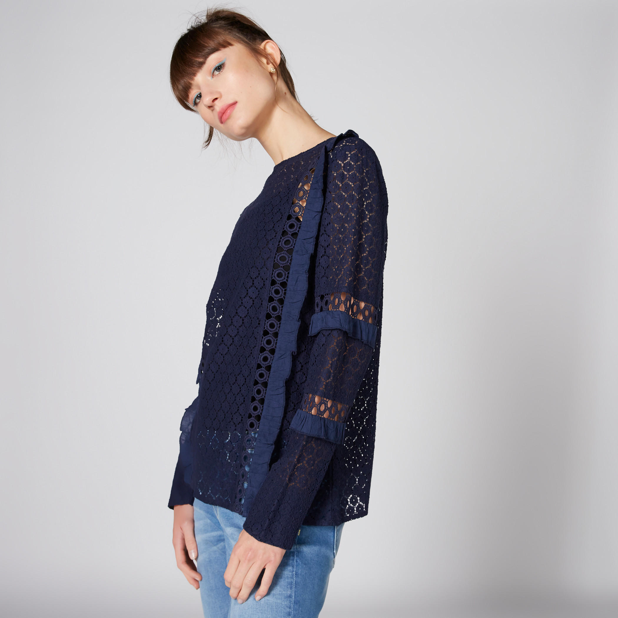 بلوزة دانتيل بأكمام طويلة-women-clothing-shirtsandblouses-blouses-image-1