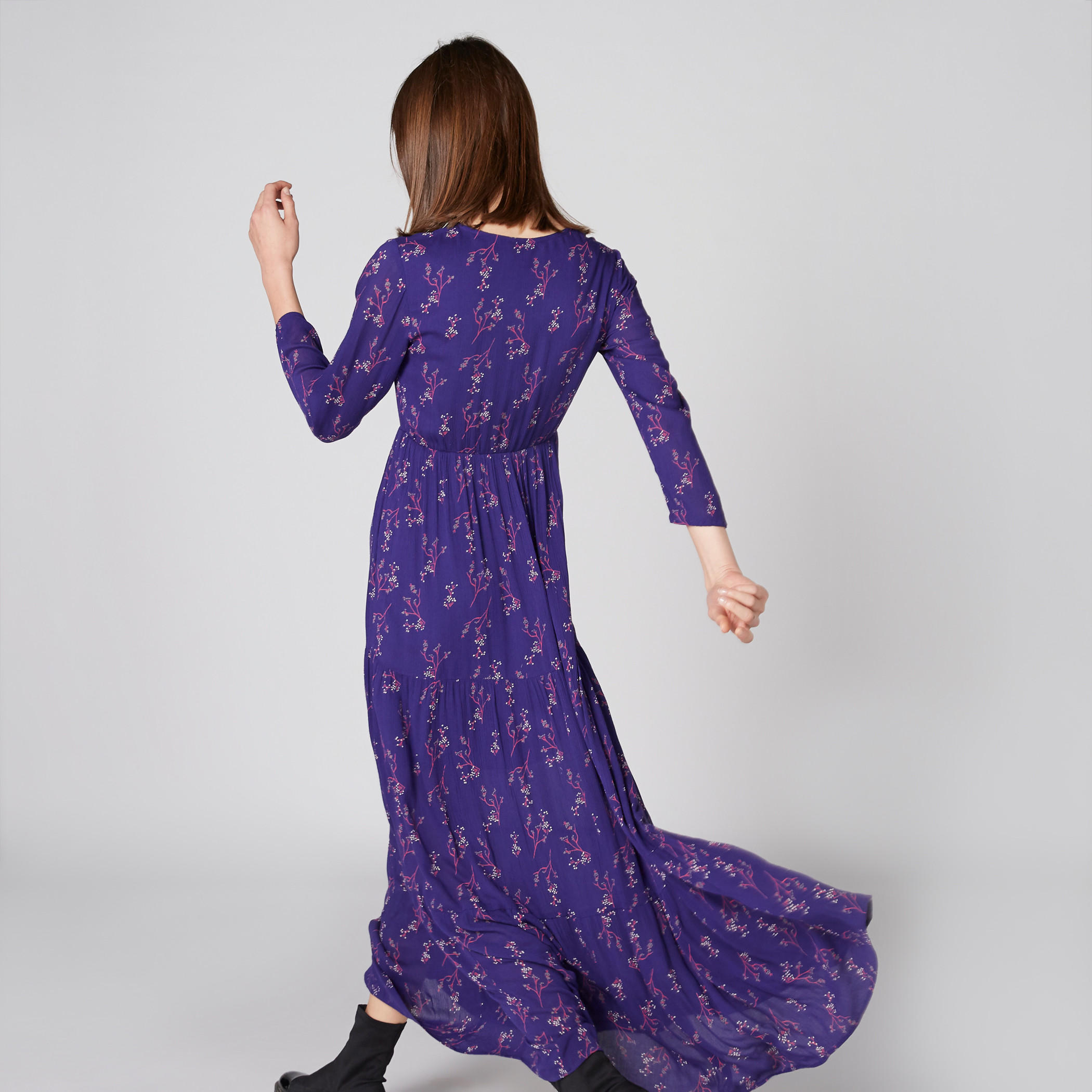 فستان طويل بياقة V وطبعات أزهار-women-clothing-dresses-image-2