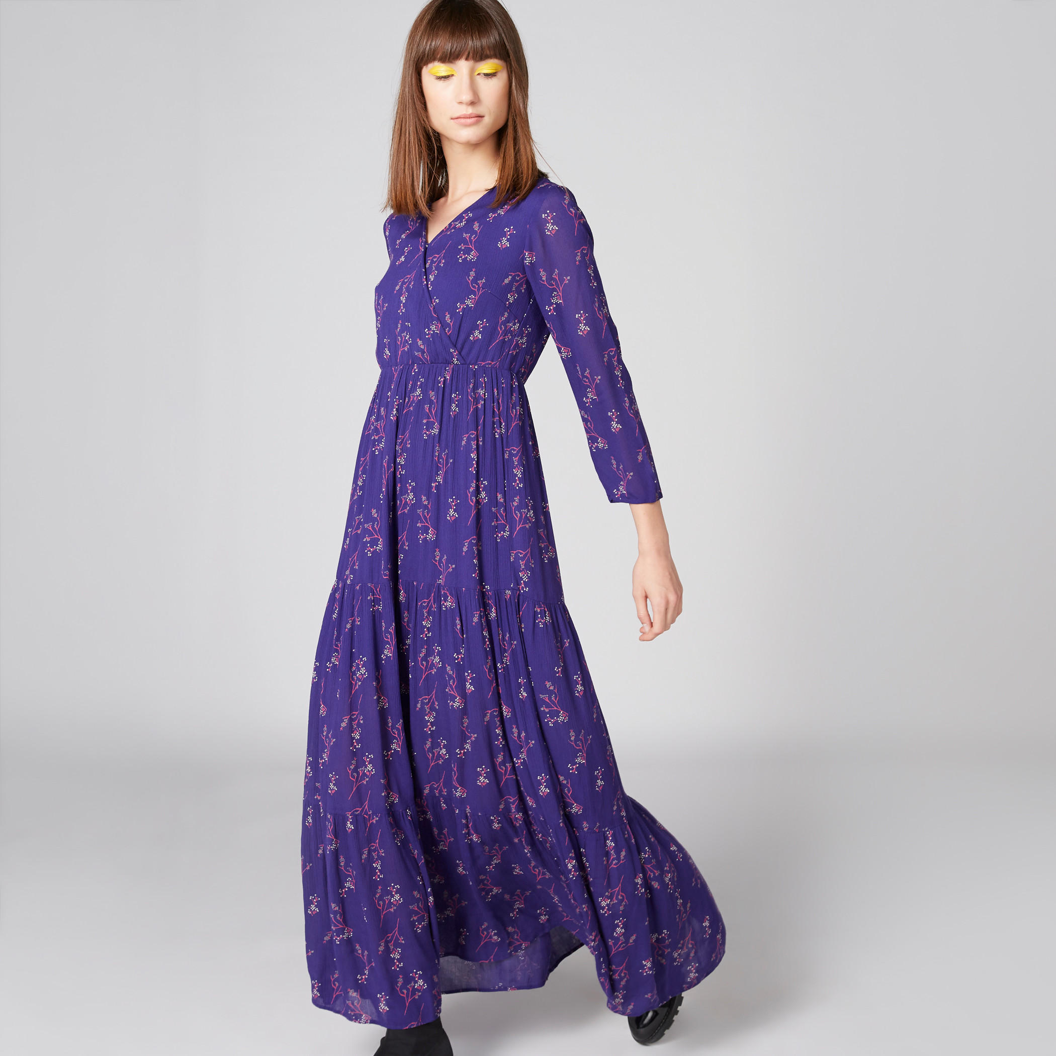 فستان طويل بياقة V وطبعات أزهار-women-clothing-dresses-image-3