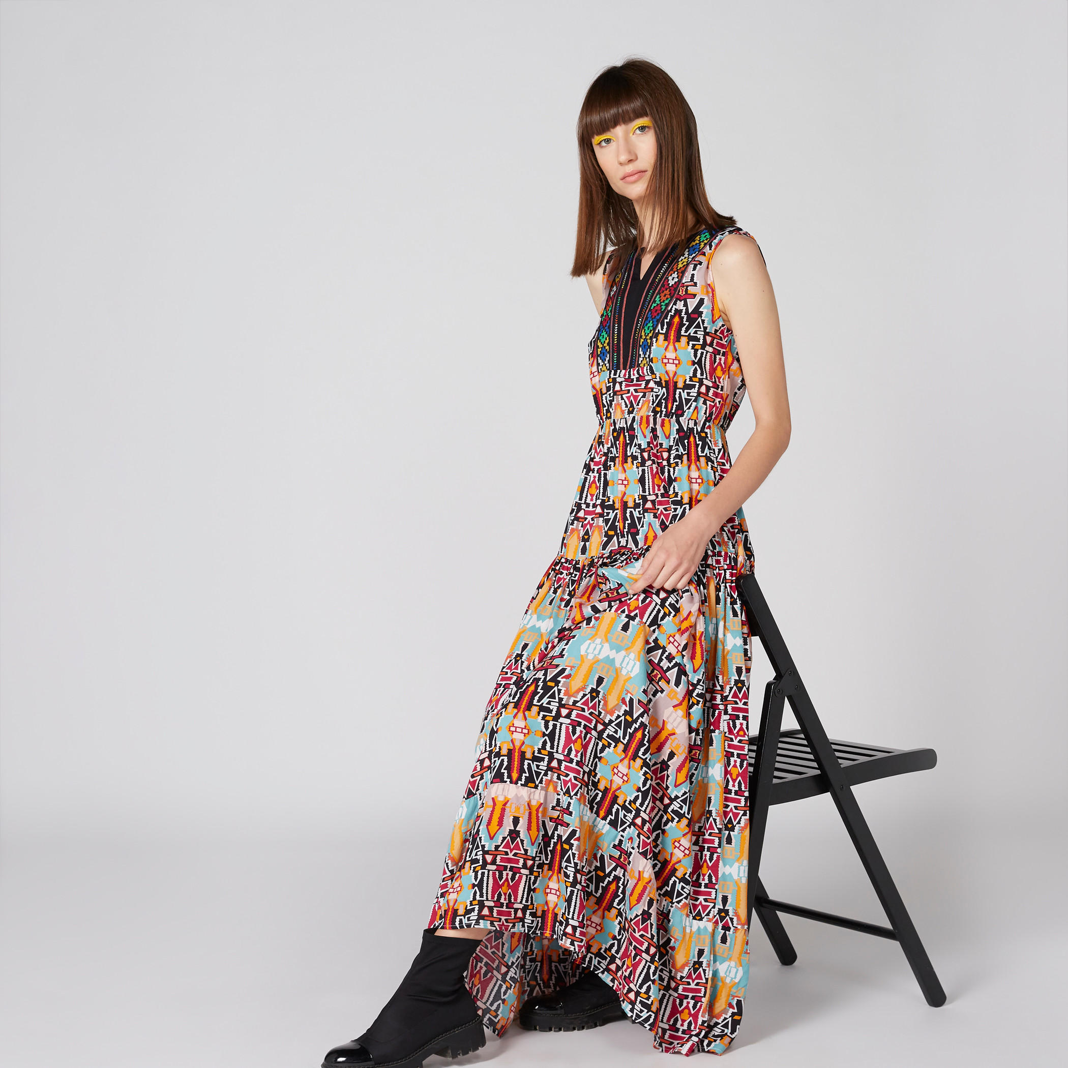 فستان طويل دون أكمام بياقة V مطرزة وطبعات-women-clothing-dresses-image-3