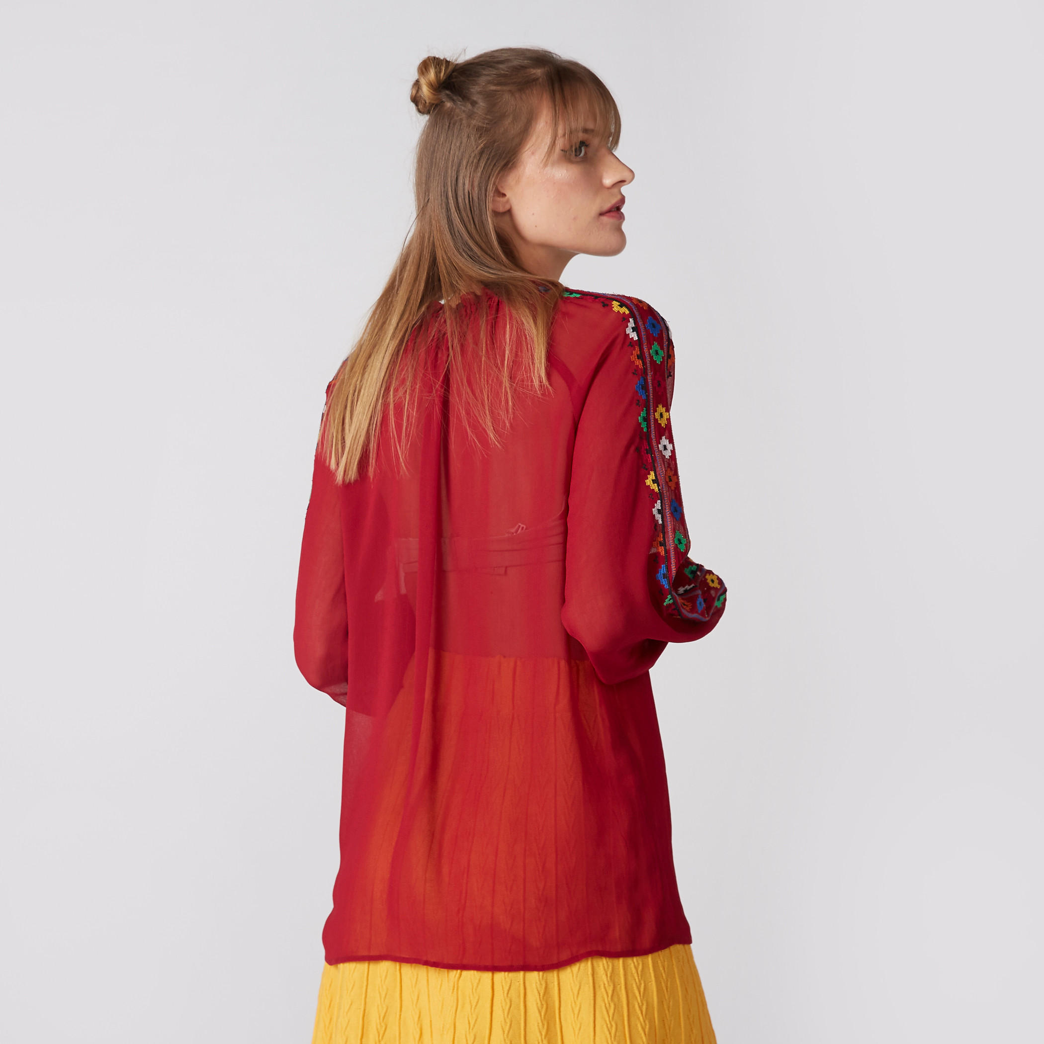 بلوزة مطرزة بأكمام طويلة-women-clothing-shirtsandblouses-blouses-image-3