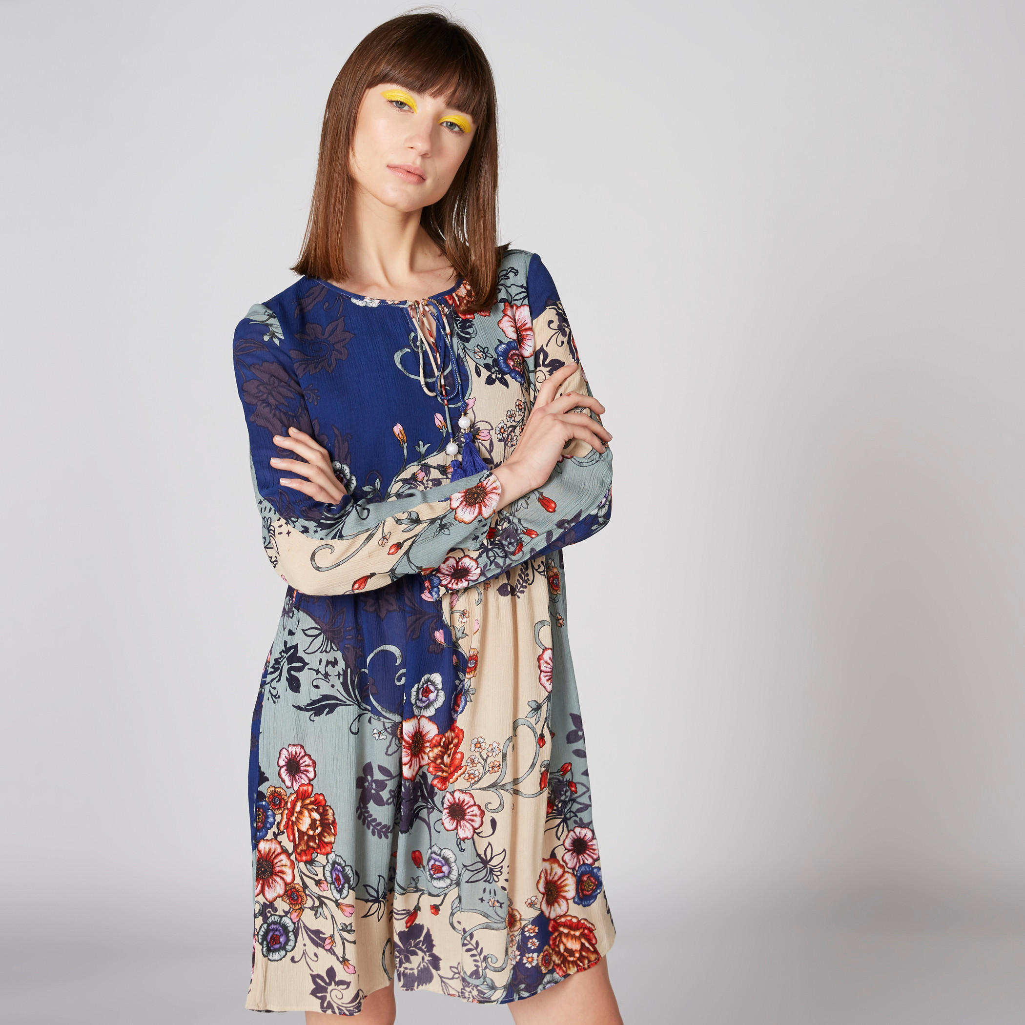 فستان إيه لاين بأكمام طويلة وشرّابات وطبعات-women-clothing-dresses-image-5