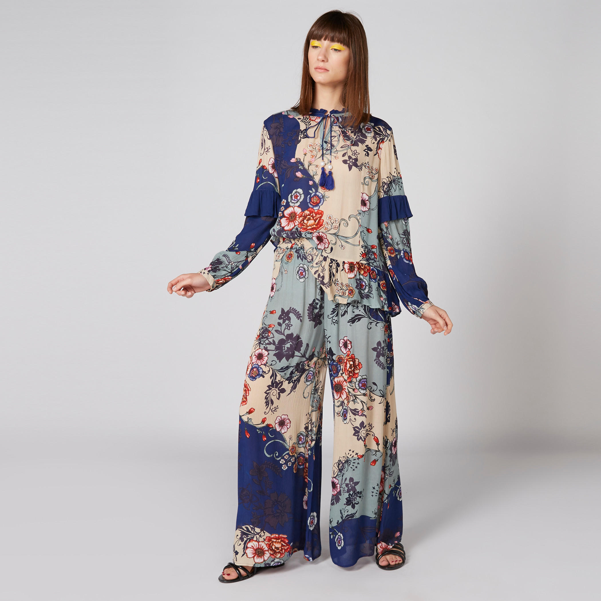 بلوزة بياقة عالية وأكمام طويلة وأربطة وطبعات-women-clothing-shirtsandblouses-blouses-image-3