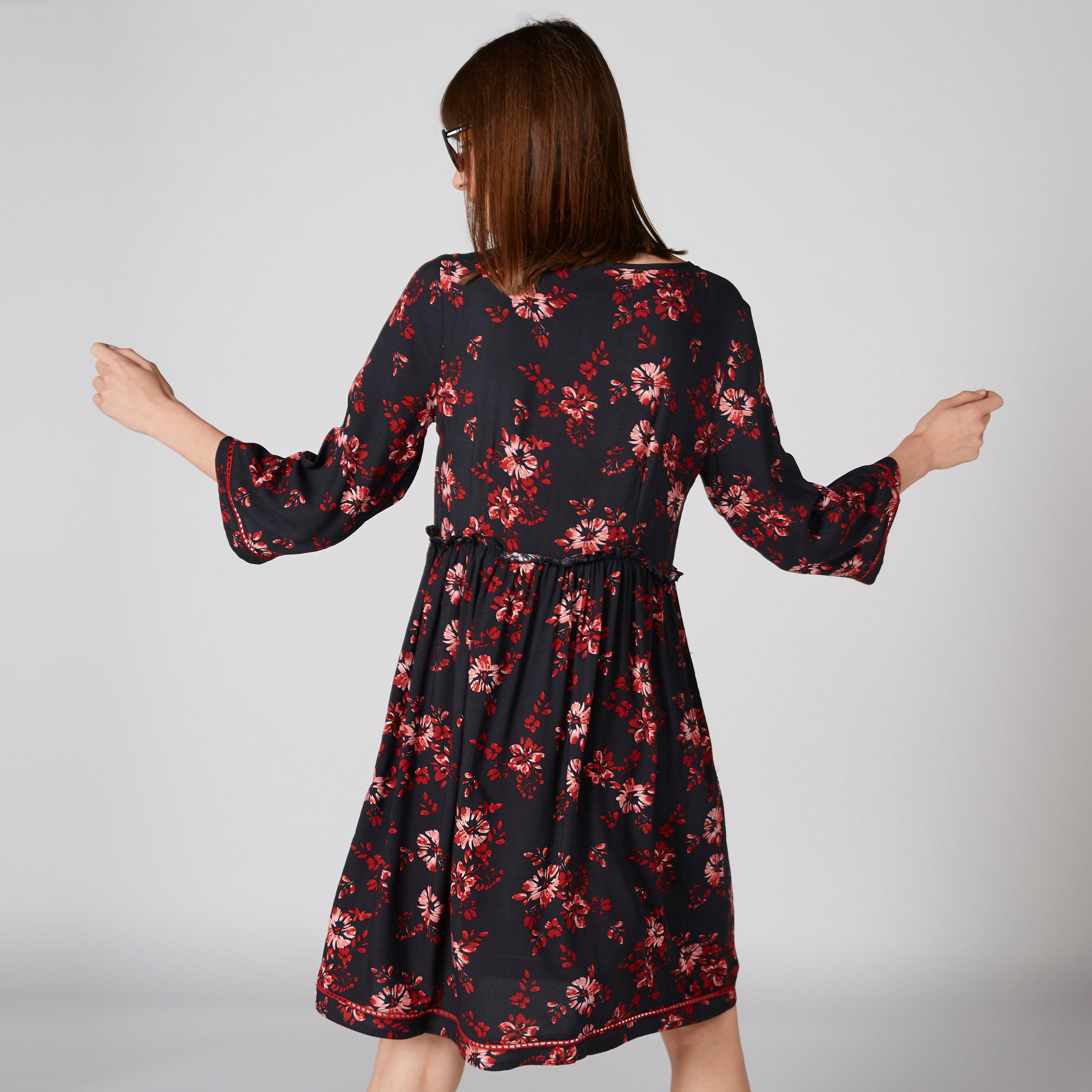 فستان إيه لاين بأكمام 3/4 وشرّابات وطبعات-women-clothing-dresses-image-2