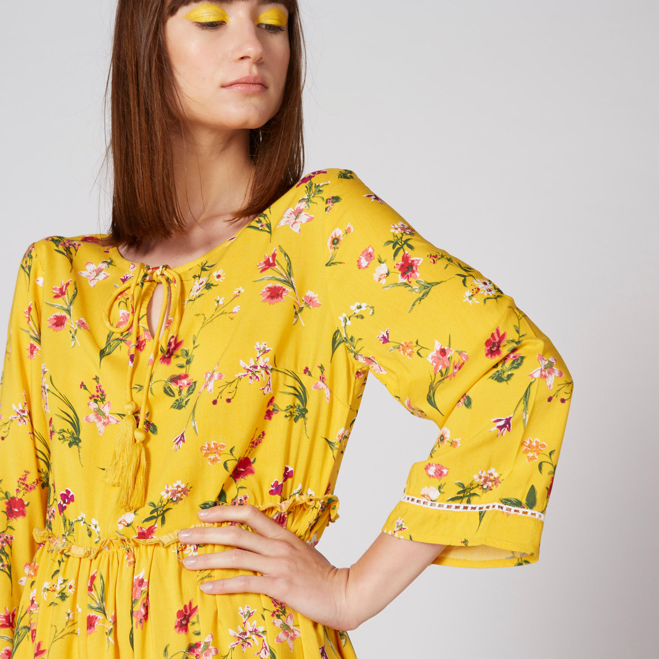 فستان بأكمام 3/4 وشرّابات وطبعات أزهار-women-clothing-dresses-image-5