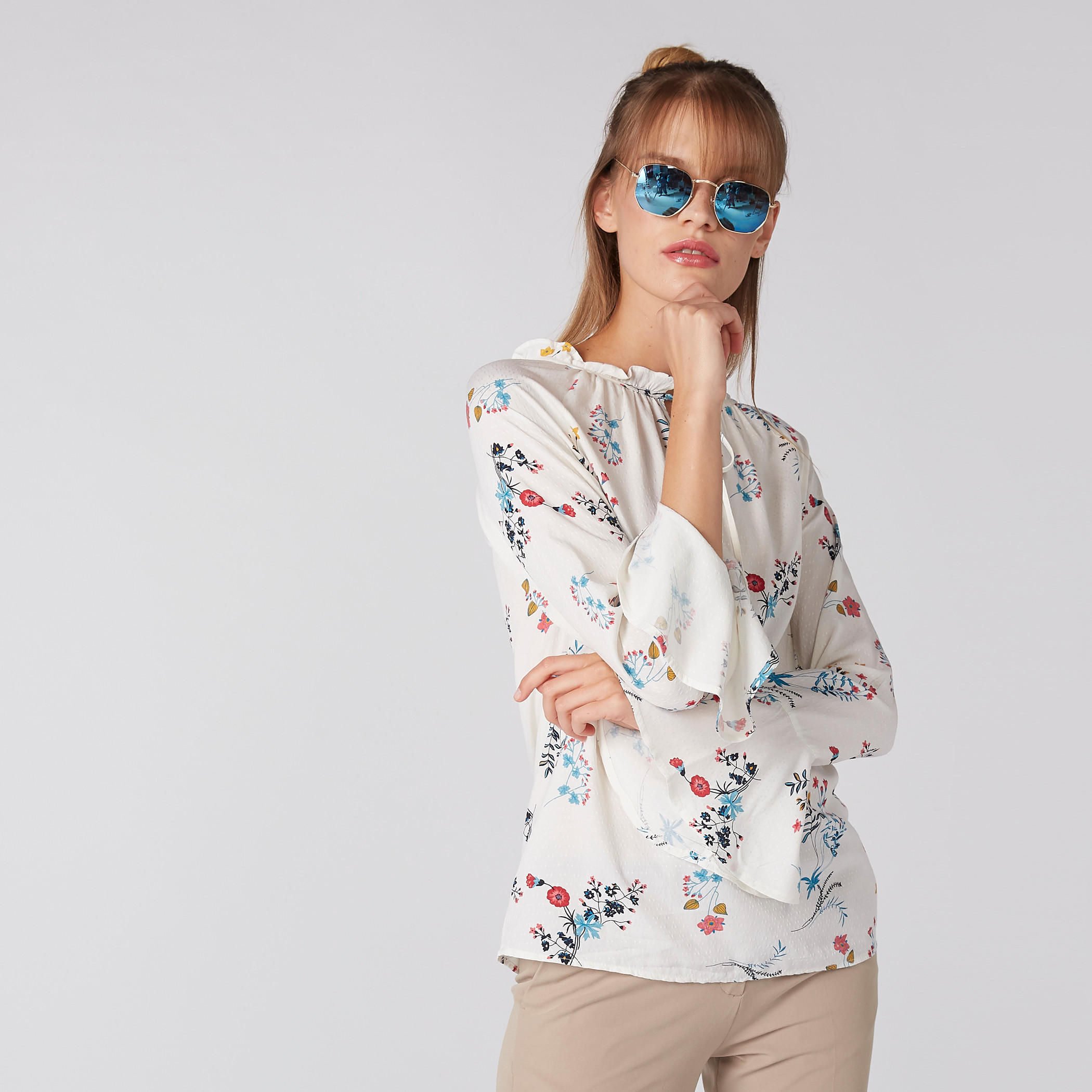 بلوزة بطبعات زهرية وأكمام طويلة وأربطة-women-clothing-shirtsandblouses-blouses-image-1