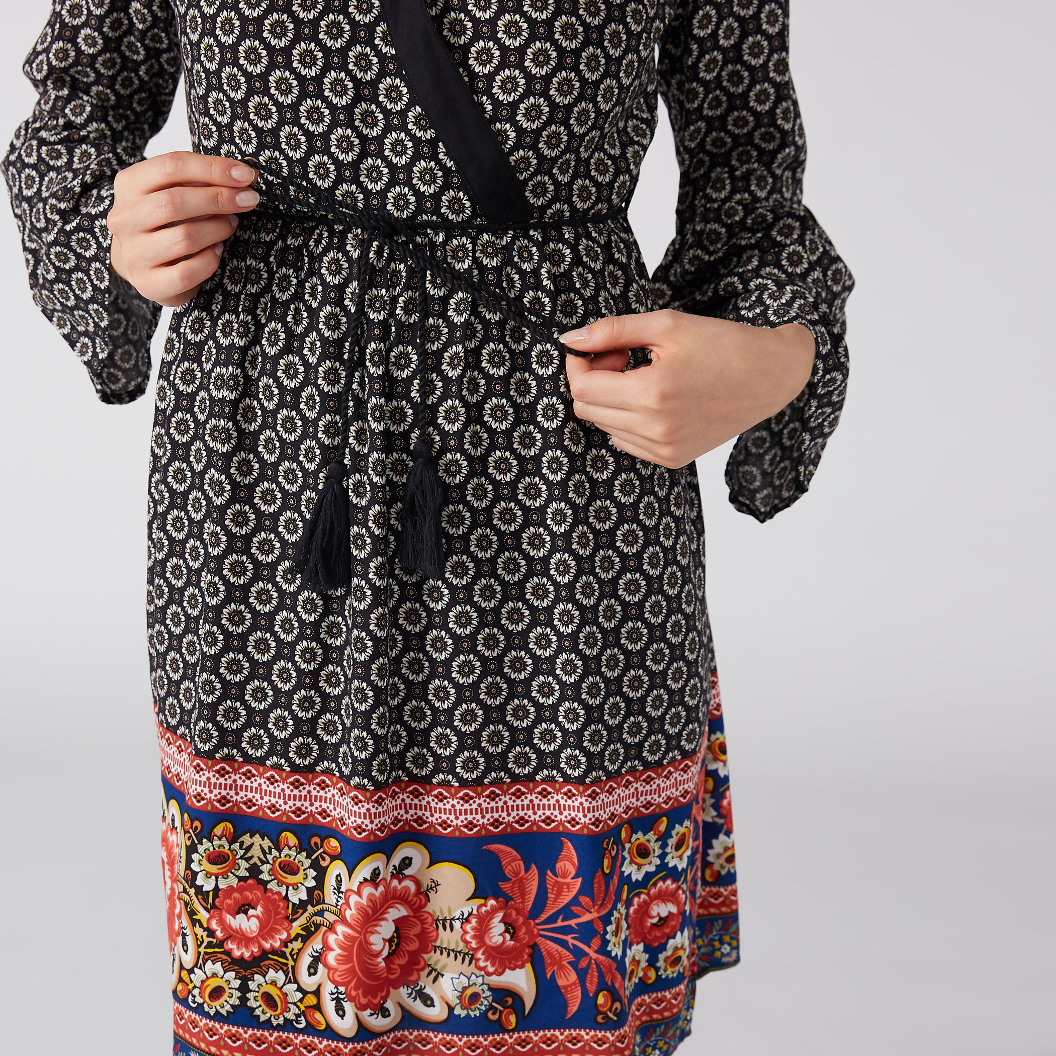 فستان متوسط الطول بأكمام واسعة طويلة وأربطة وطبعات-women-clothing-dresses-image-2