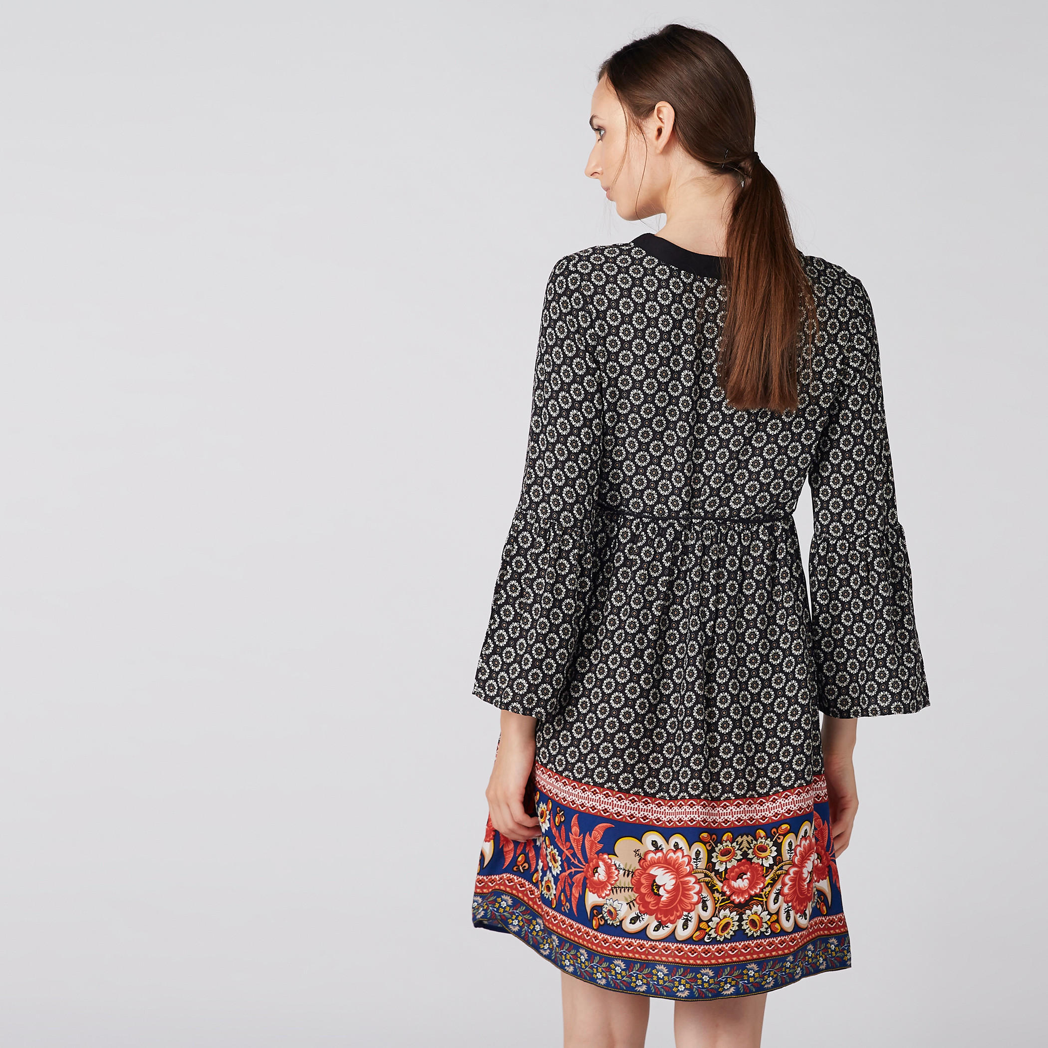 فستان متوسط الطول بأكمام واسعة طويلة وأربطة وطبعات-women-clothing-dresses-image-3