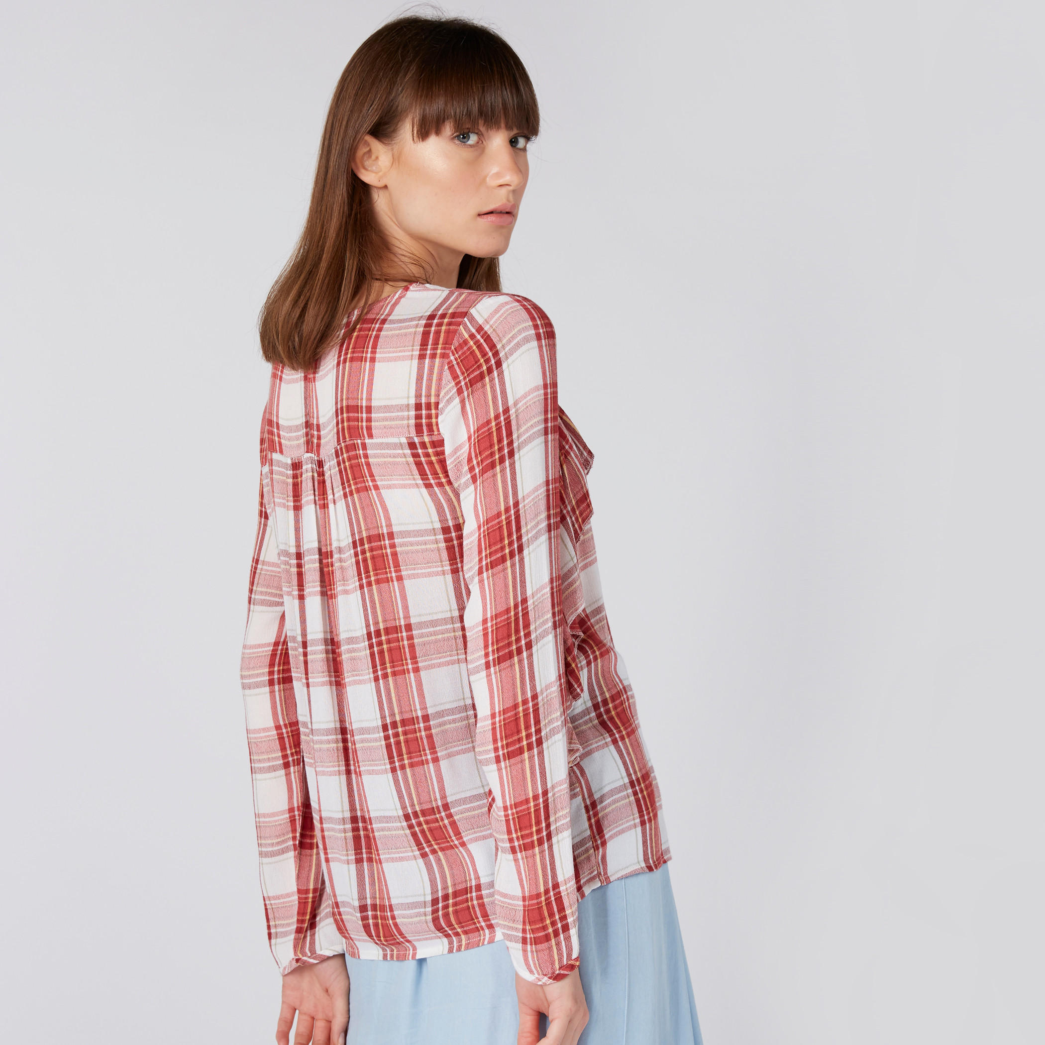 بلوزة مطرزة بتفاصيل كشكش وأكمام طويلة-women-clothing-shirtsandblouses-blouses-image-2