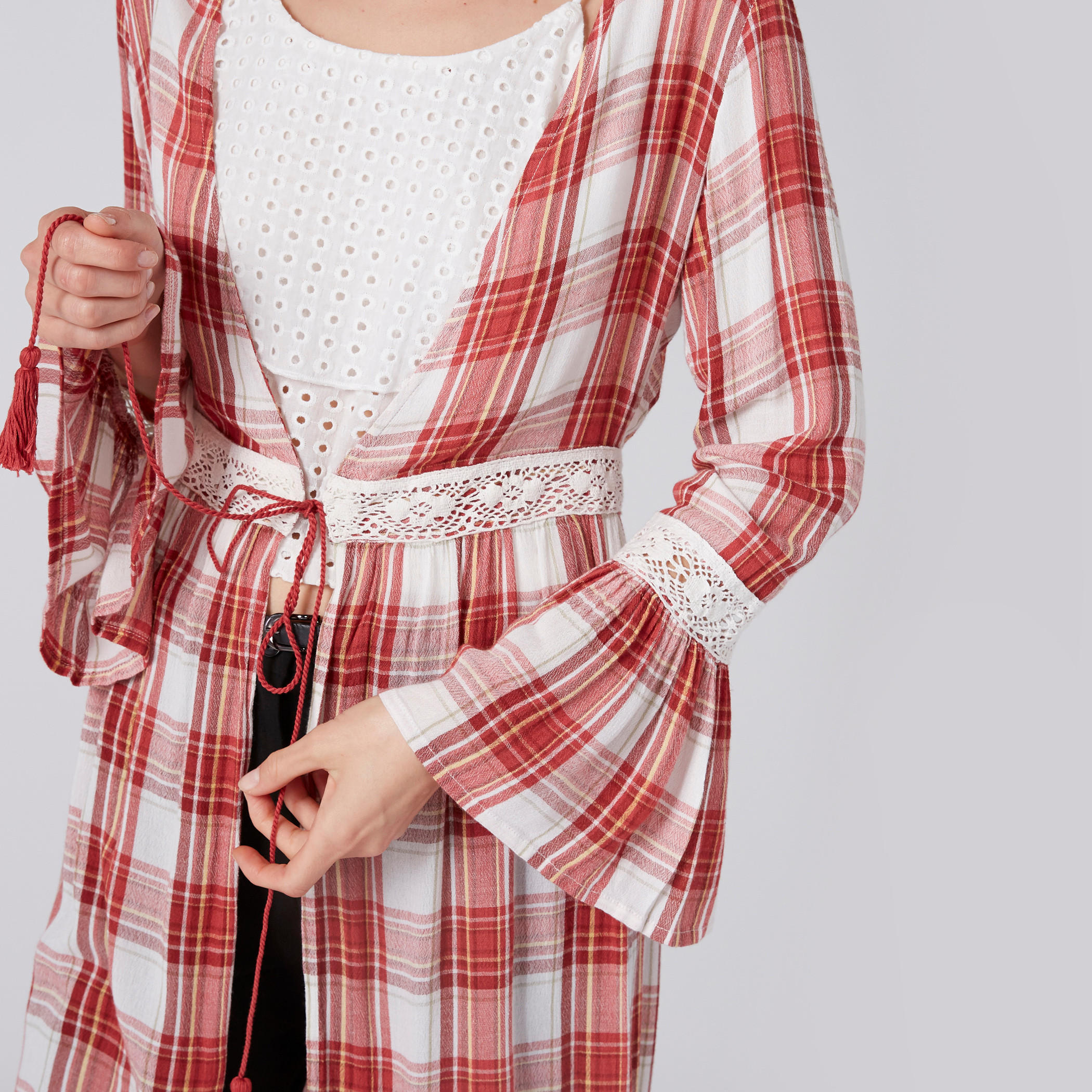 سترة كاروهات بأربطة وأكمام طويلة-women-winterwear-cardigansandjumpers-cardigans-image-1