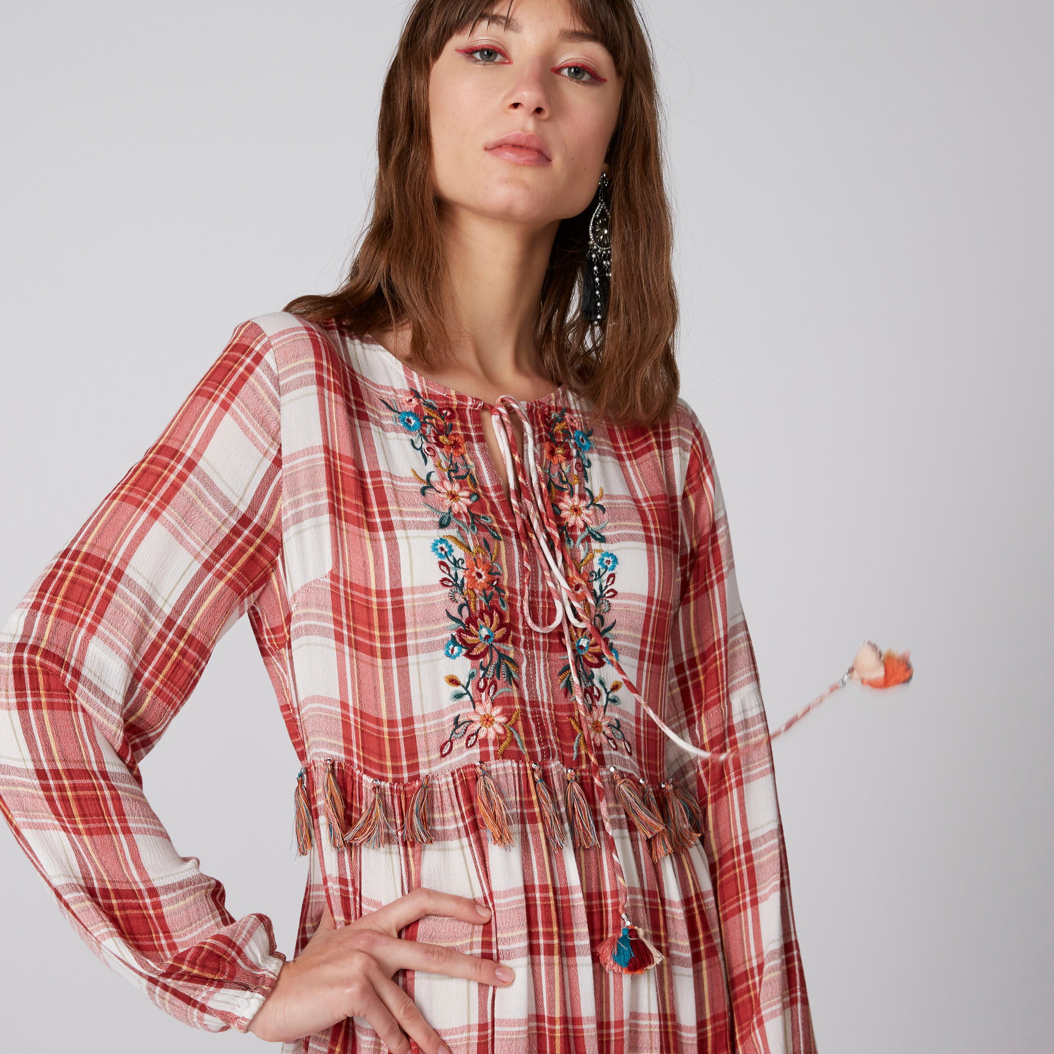 فستان ميدي كاروهات بأكمام طويلة وشرّابات-women-clothing-dresses-image-1