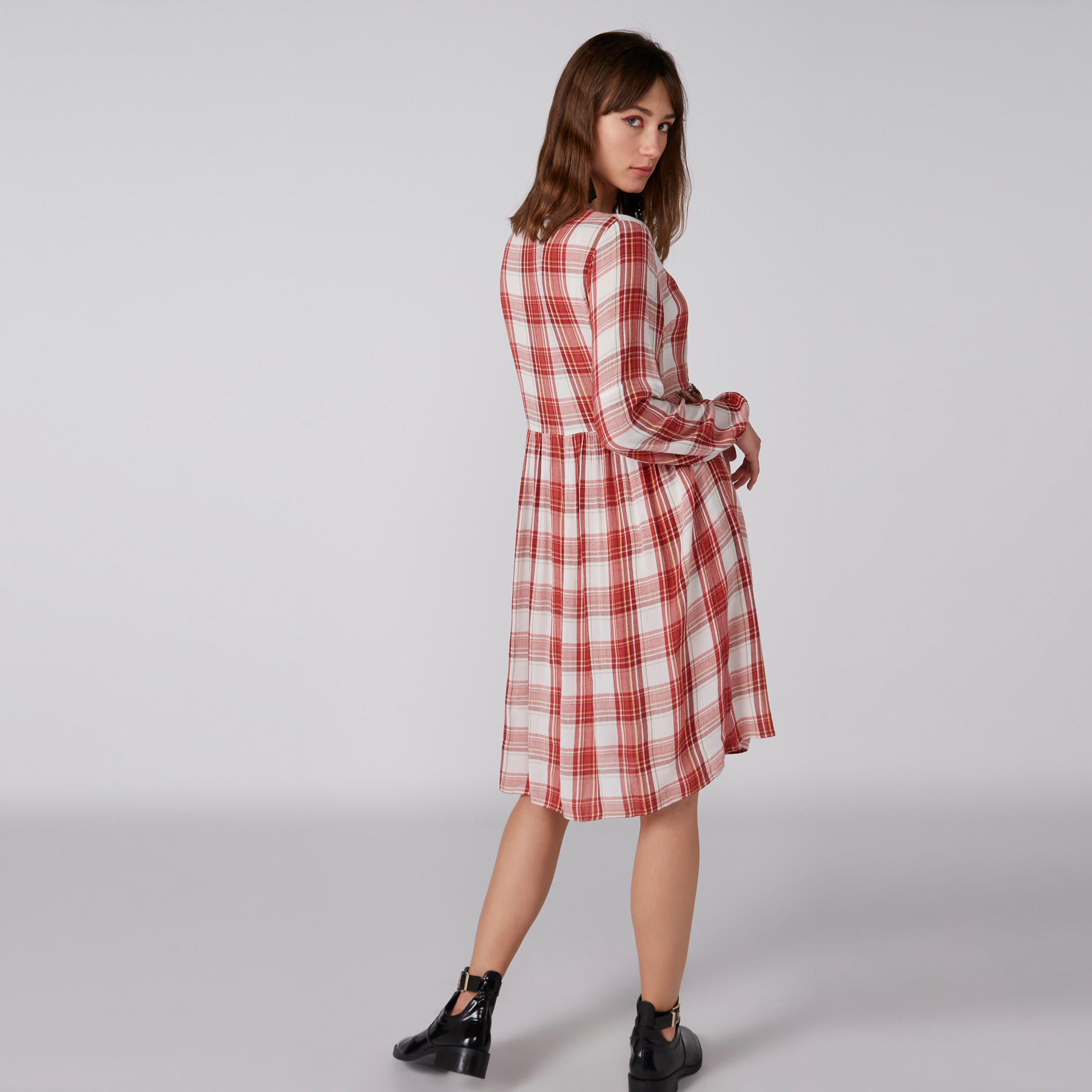فستان ميدي كاروهات بأكمام طويلة وشرّابات-women-clothing-dresses-image-2