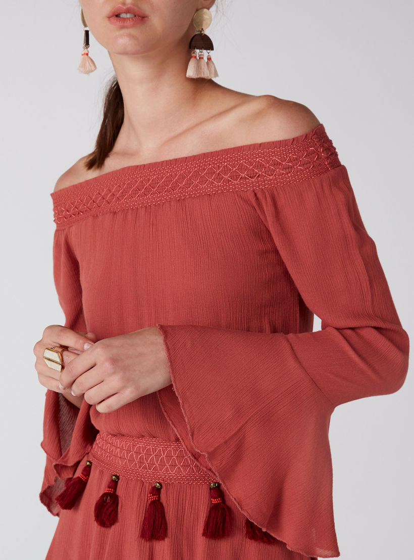 فستان ماكسي بأكتاف مكشوفة وأكمام واسعة وشُرّابات-women-clothing-dresses-image-4