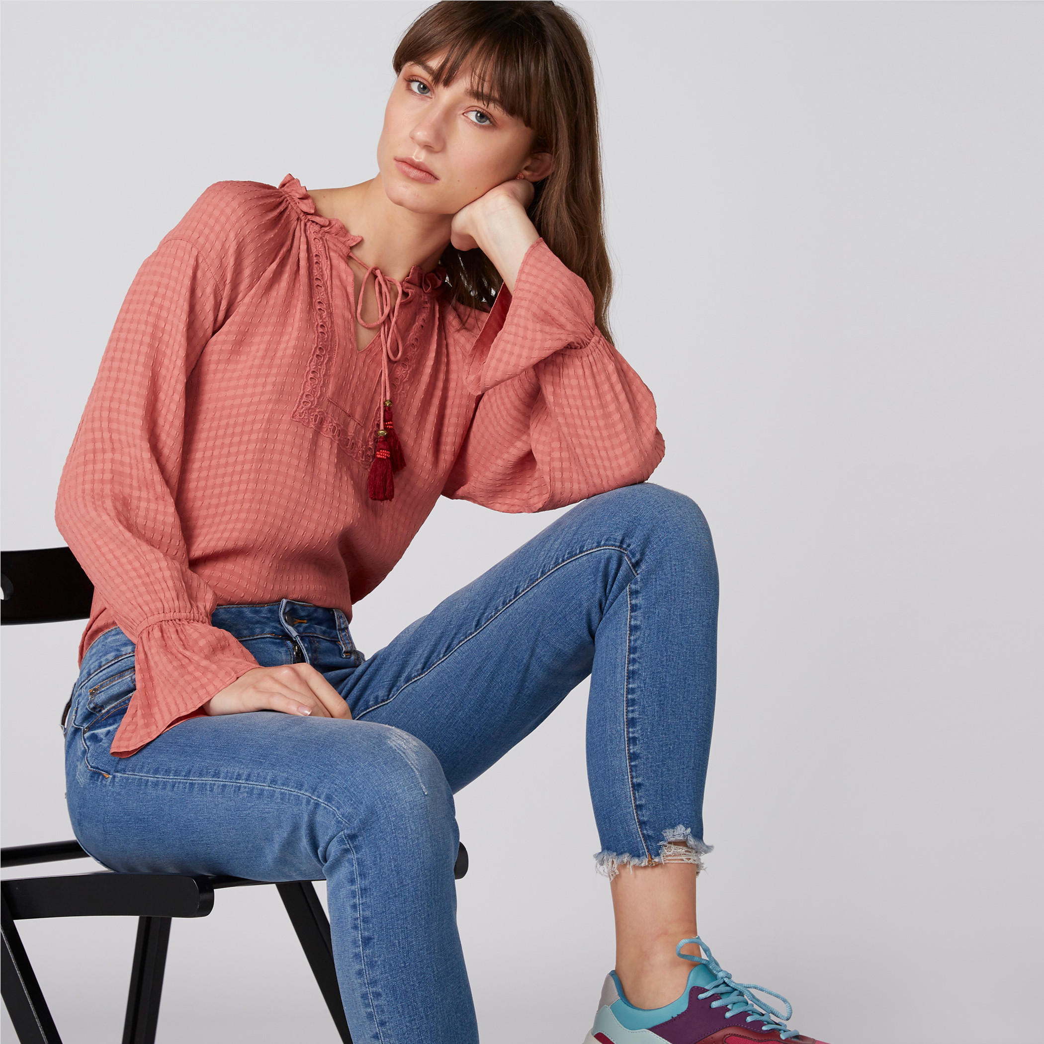 بلوزة بارزة الملمس بأكمام طويلة وأربطة-women-clothing-shirtsandblouses-blouses-image-2